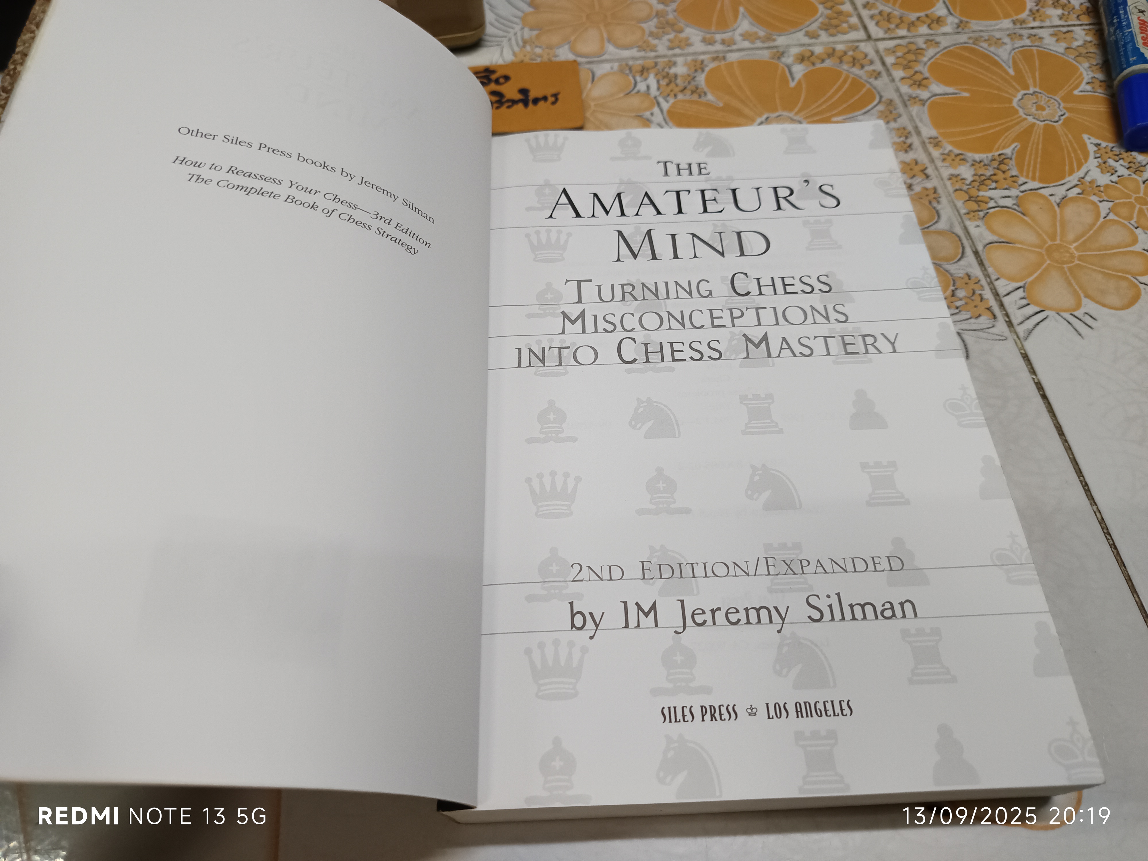 The Amateur's Mind : Turning Chess Misconceptions Into Chess Mastery เขียนโดย IM Jeremy Silman 2nd Edition **สินค้าหมด**