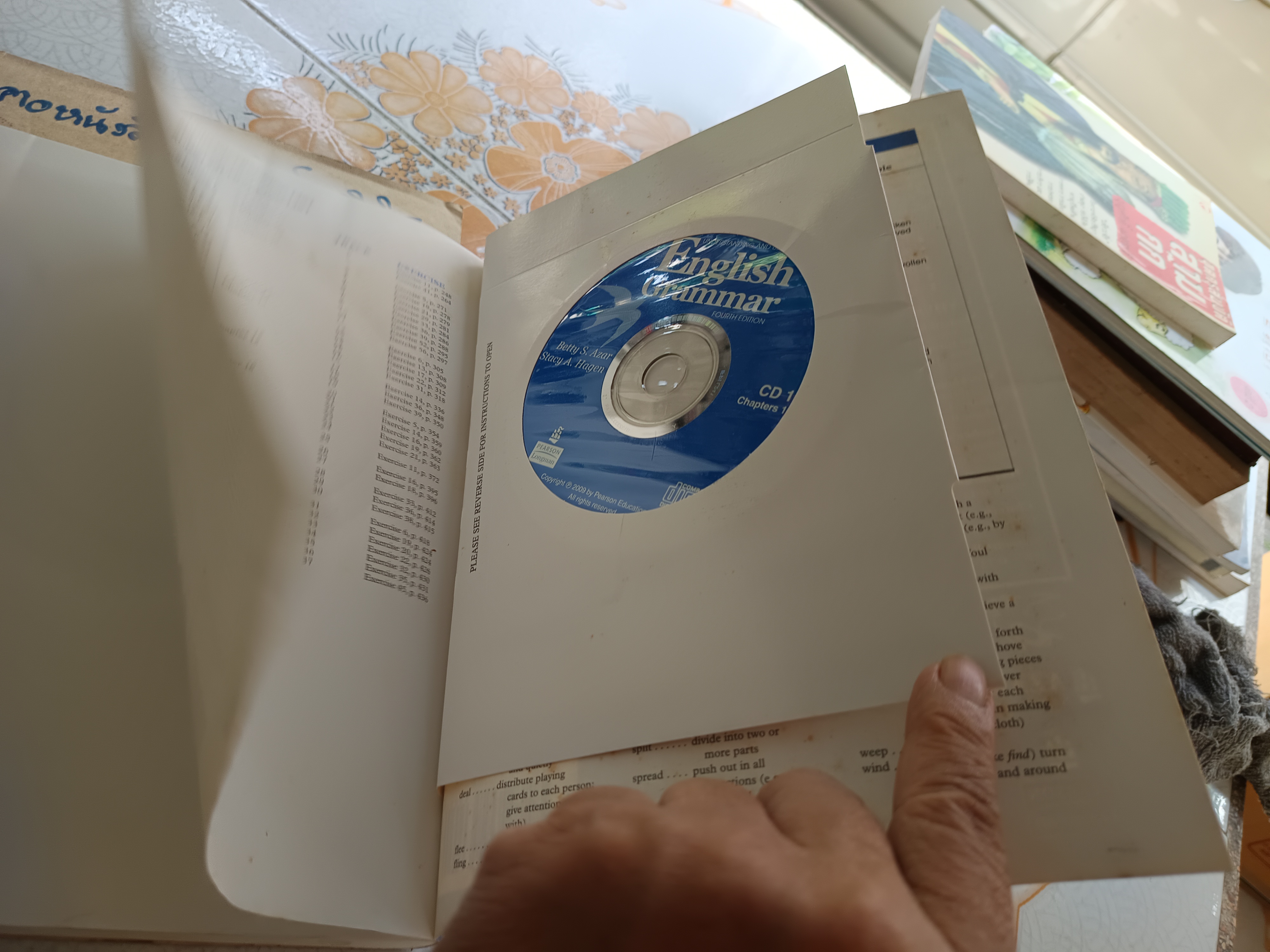 UNDERSTANDING AND USING ENGLISH GRAMMAR with answer key + 1cd (4th edition) Betty S. Azar , Stacy A. Hagen