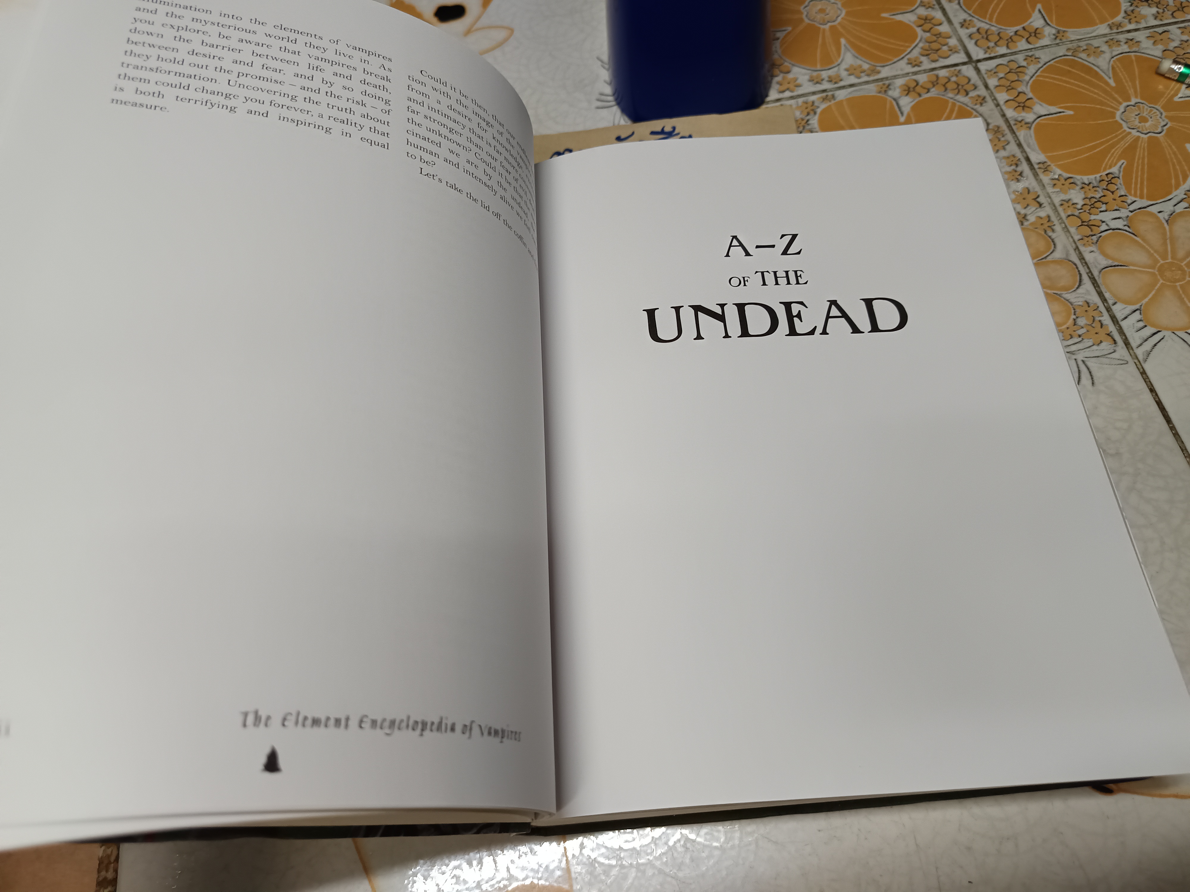 The Element Encyclopedia of Vampires. An A-Z of the Undead - Theresa Cheung (ฉบับภาษาอังกฤษ)