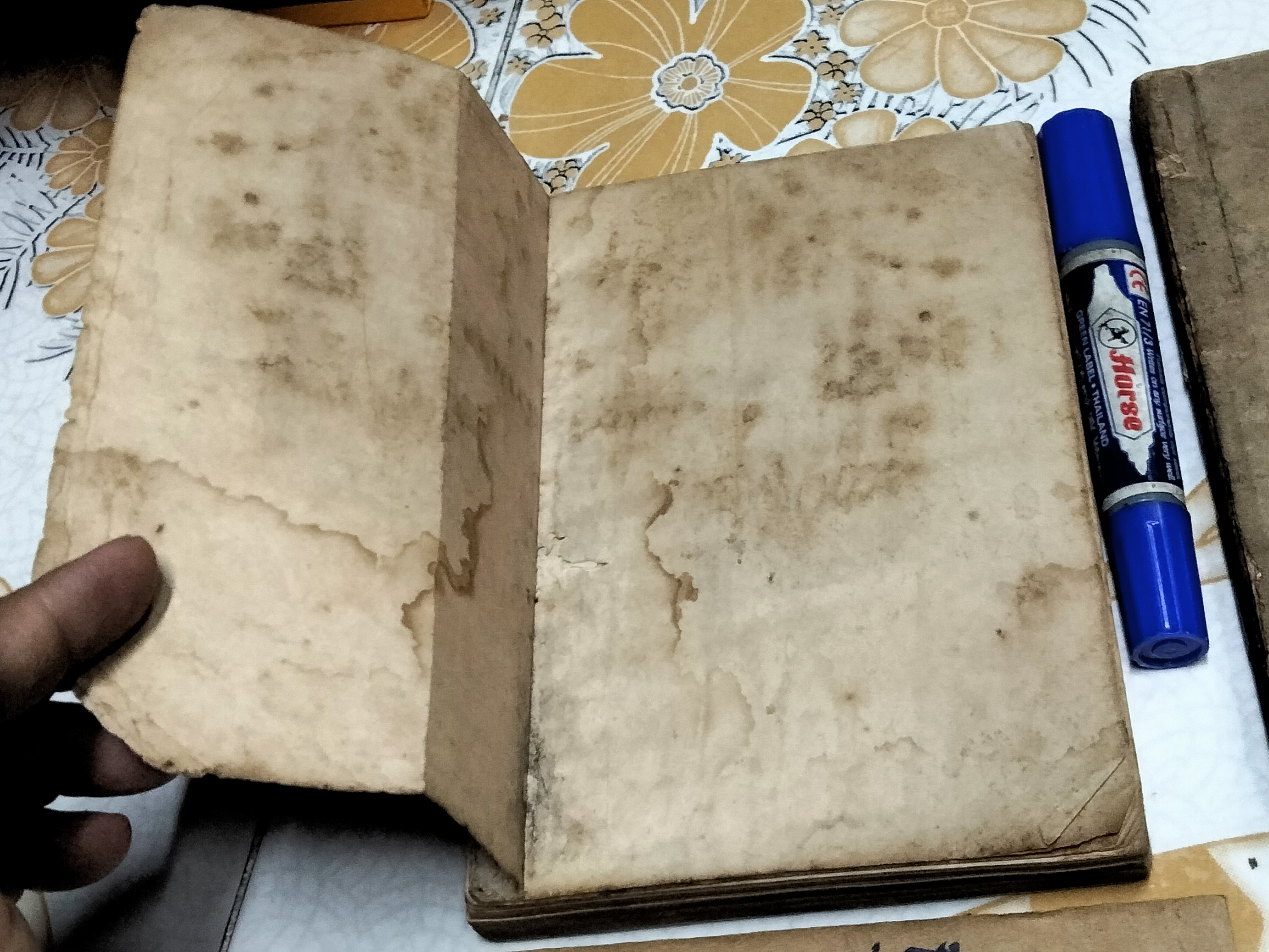 ตำราปรุงอาหาร สำรับรอบปี เล่ม 1 - 2 นางสมรรคนันทพล (จีบ บุนนาค) ...เจ้าของนามปากกา หลานแม่ครัวหัวป่าก์ รวบรวม (พิมพ์ พ.ศ. 2476-2482) **สินค้าหมด**