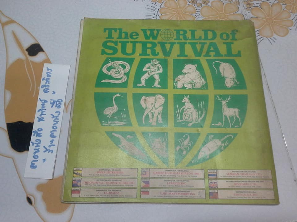 สมุดสะสมสติกเกอร์ ชีวิตสัตว์โลก - แปะครบ (ตัวเล่มมีคราบน้ำ มุมบนมีรอยยับ) **สินค้าหมด**