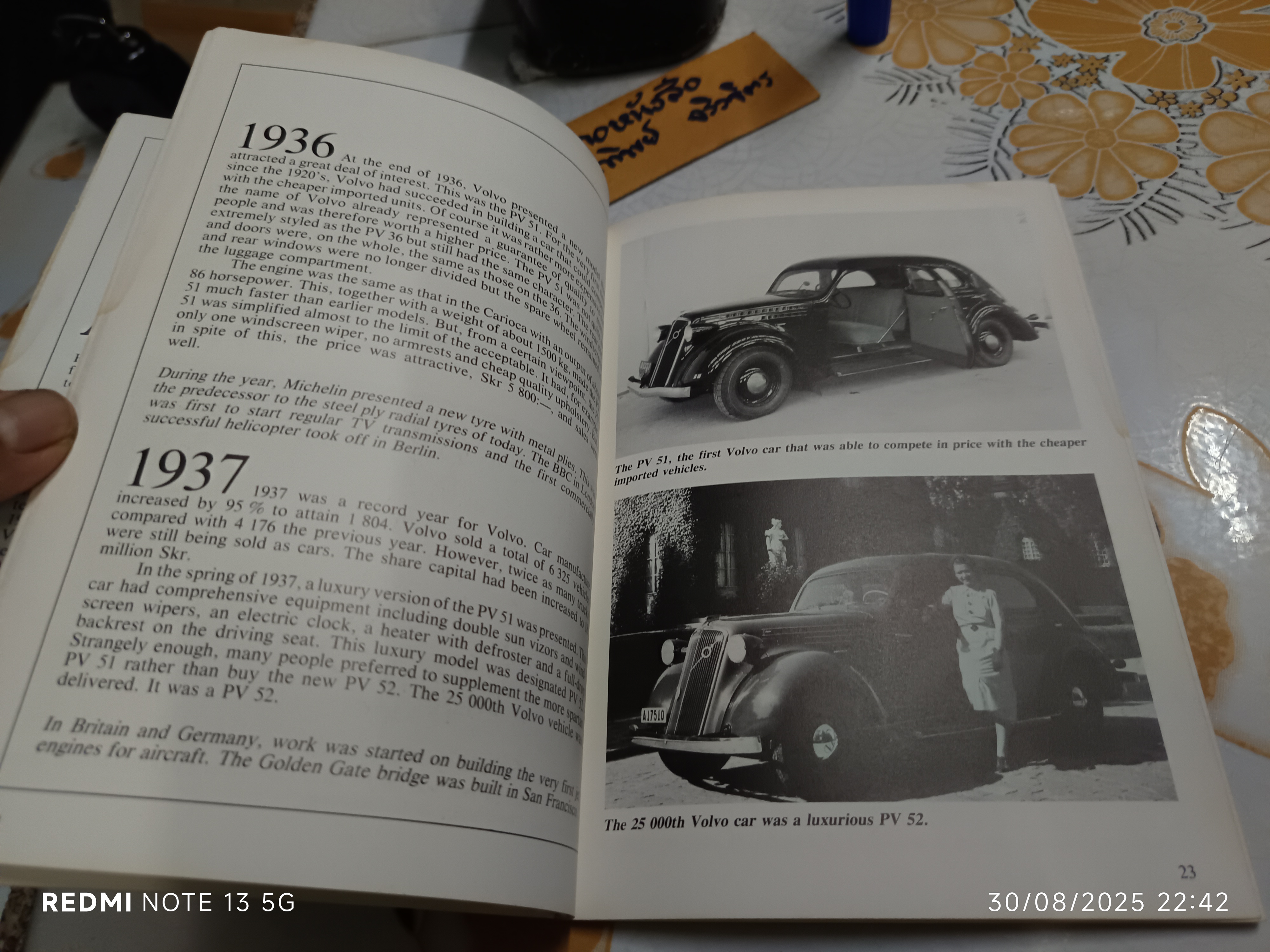 Volvo 1927 - 1982 Enthusiasts history book brochure **สินค้าหมด**