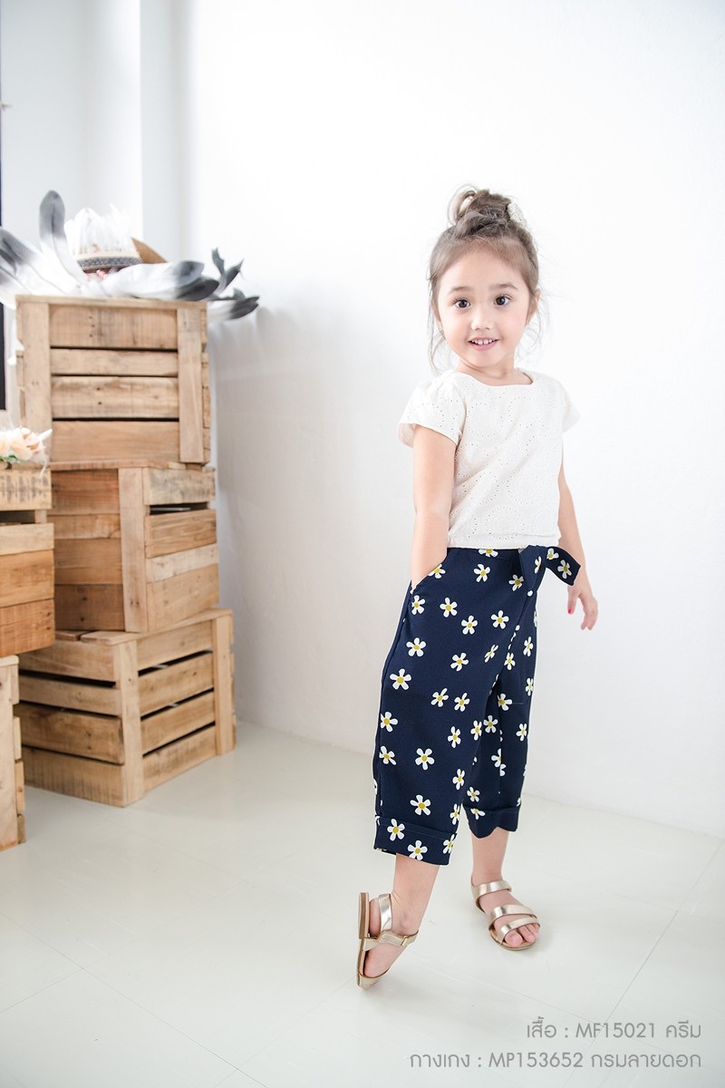 กางเกงเด็กผู้หญิง สีกรมลายดอก