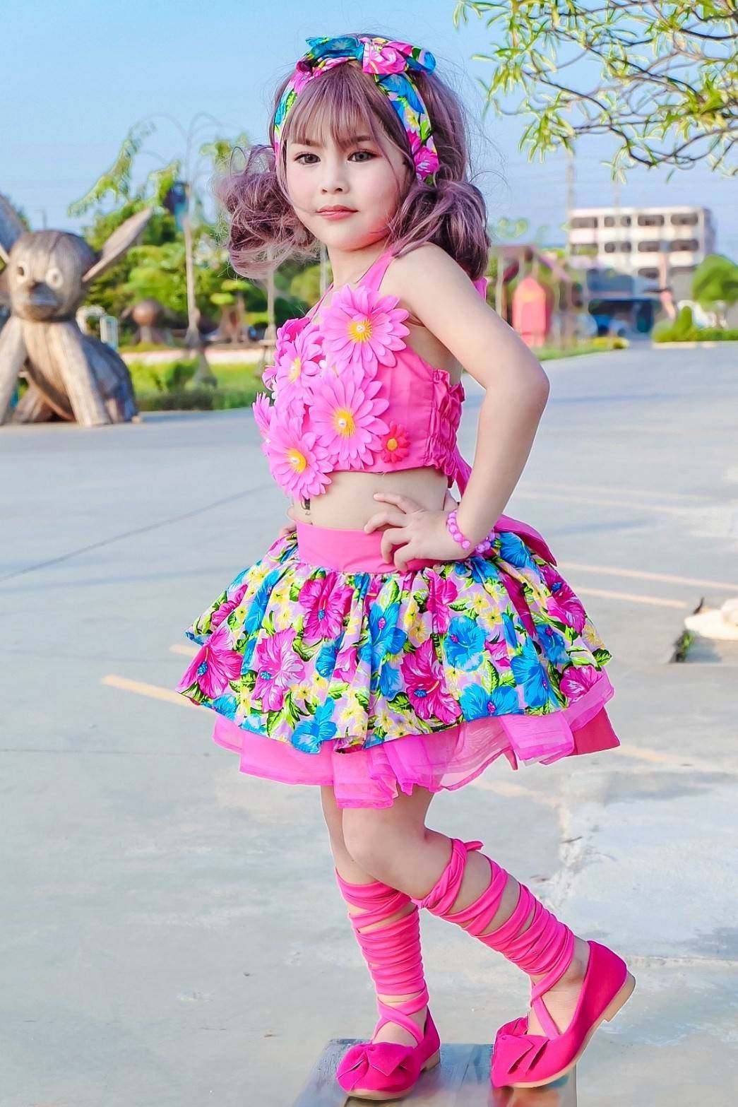 ชุดกระโปรงเด็กหญิง แต่งดอกแจ่มๆ