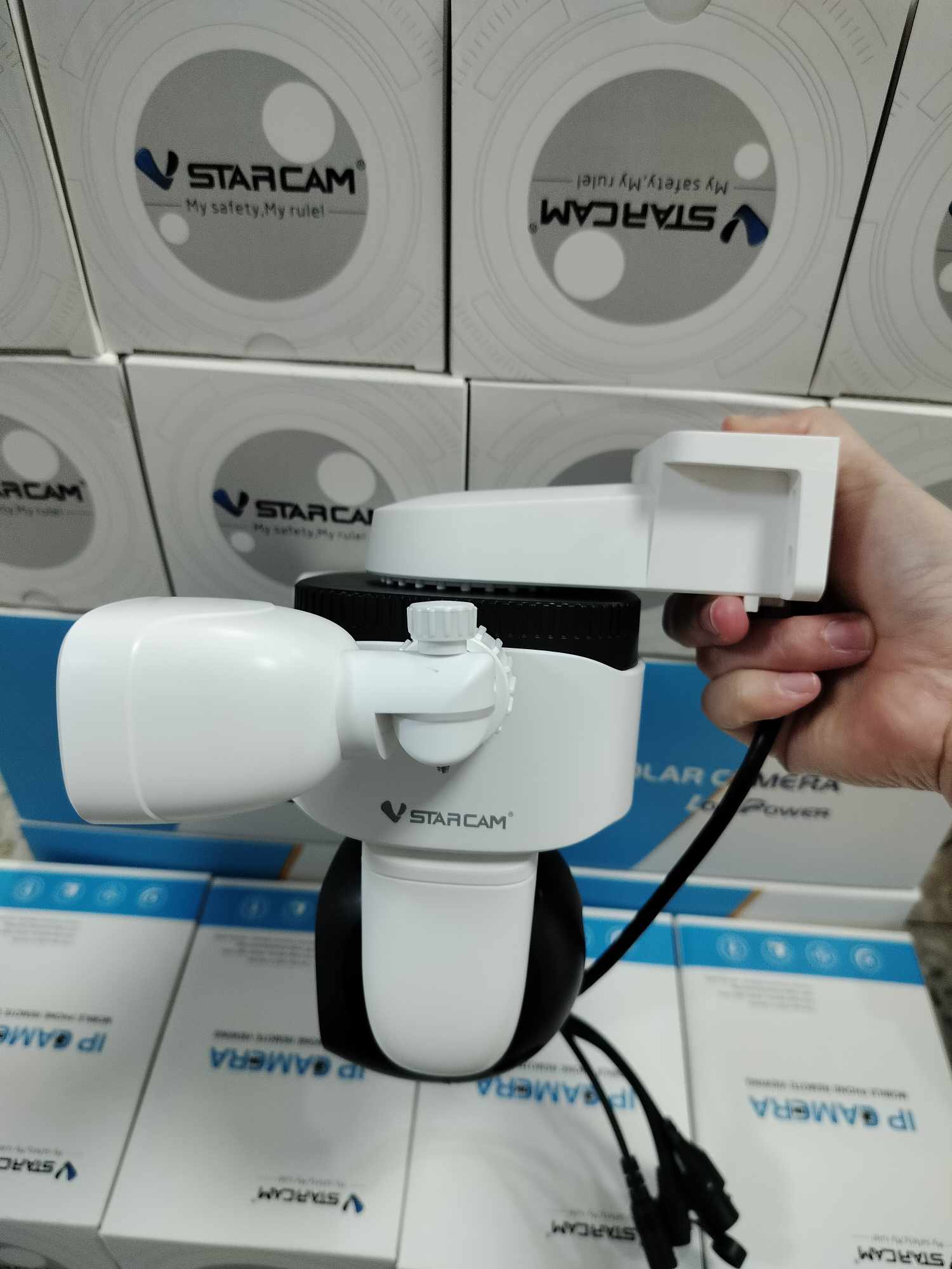 Vstarcam Vstarcam กล้องวงจรปิดภายนอก3เลนส์4มุมมองในจอเดียว รุ่นCS621FR กล้องมีWIFIในตัว บันทึกภาพและเสียง ขาว