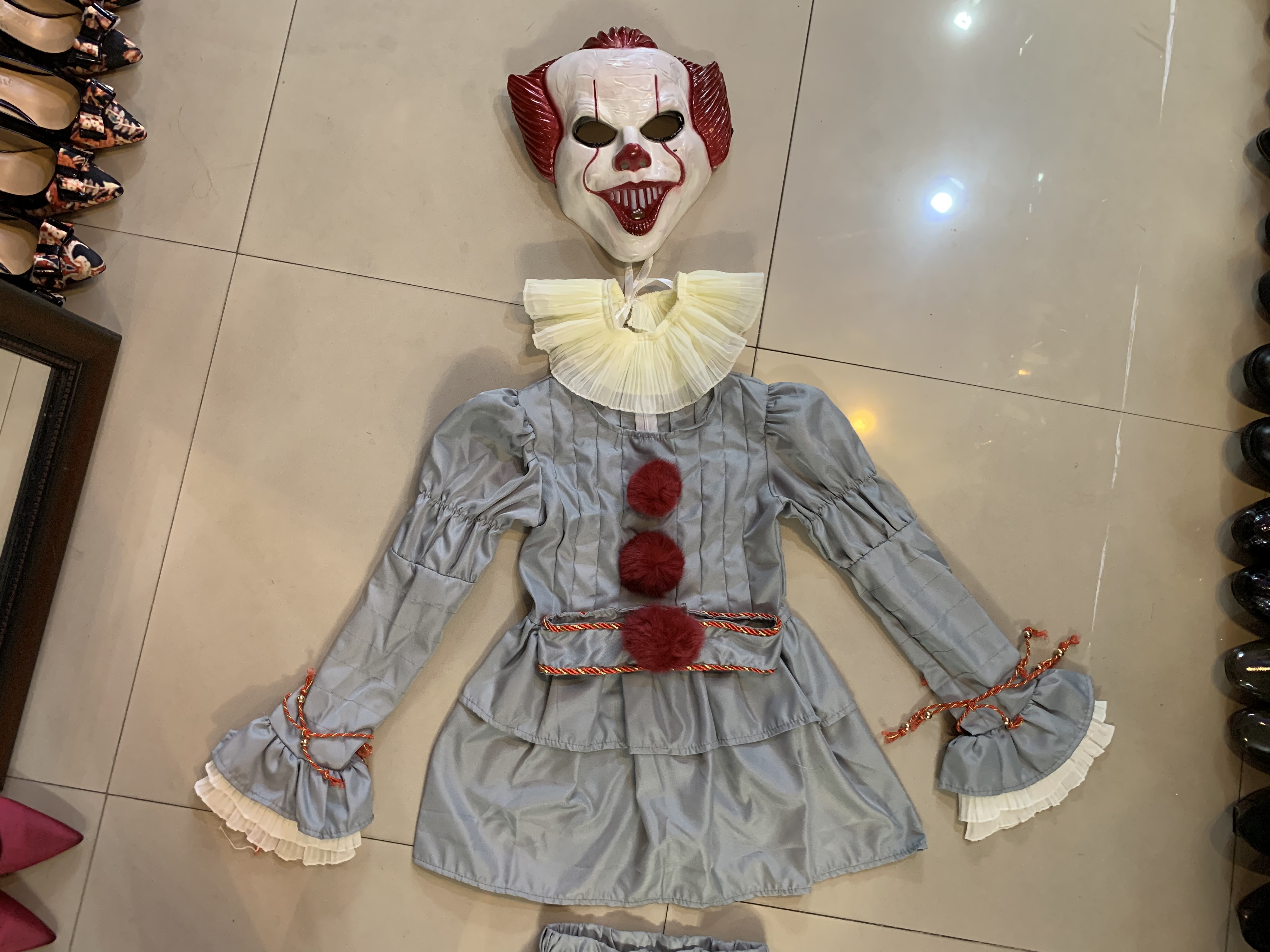 Pennywise เด็กและผู้ใหญ่ ขายและให้เช่า