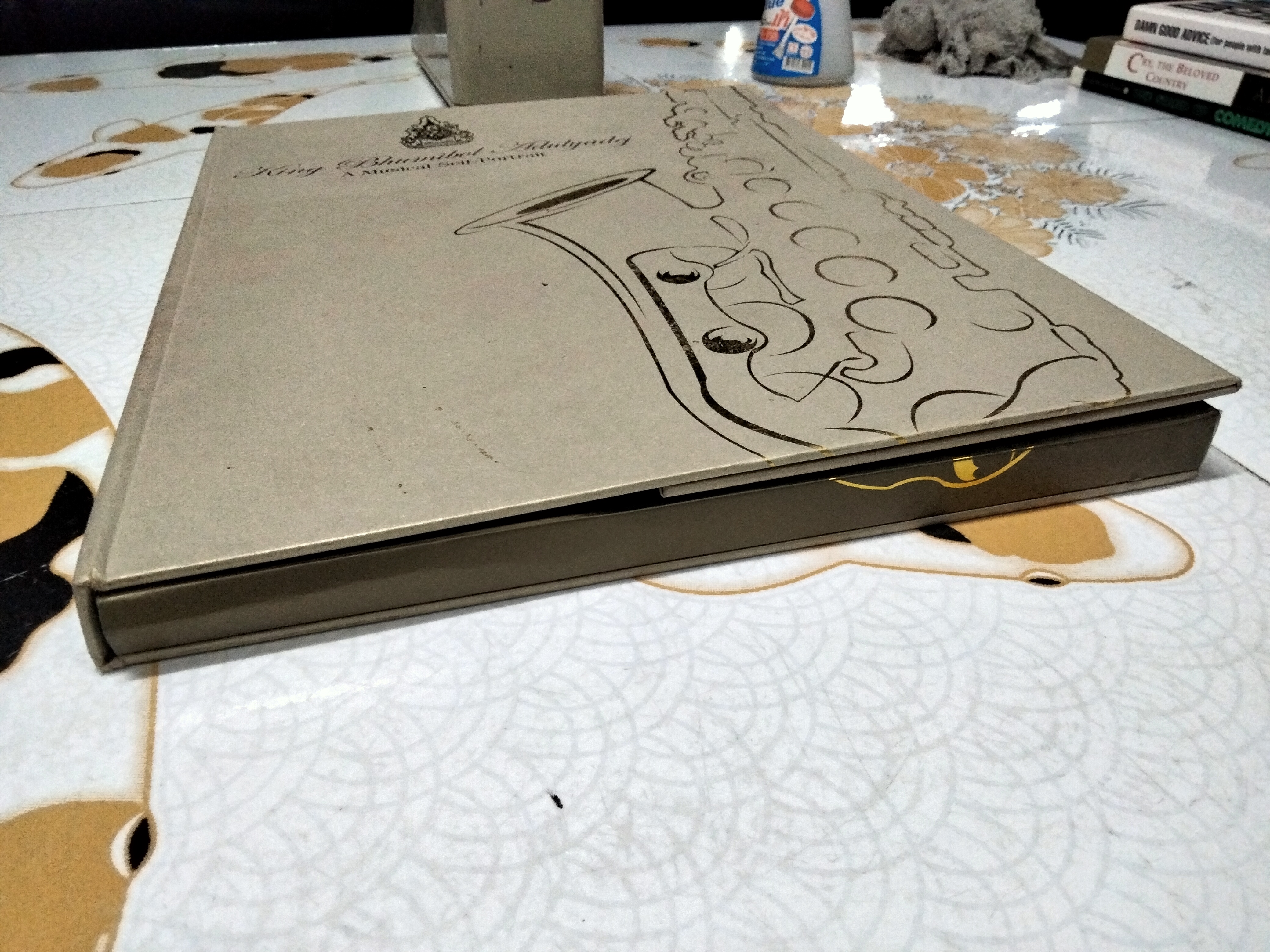 King Bhumibol Adulyadej : A Musical Self- Portrait , boxlet บทเพลงพระราชนิพนธ์พร้อมแผ่น CD 2 แผ่น + กล่อง ครบเซ็