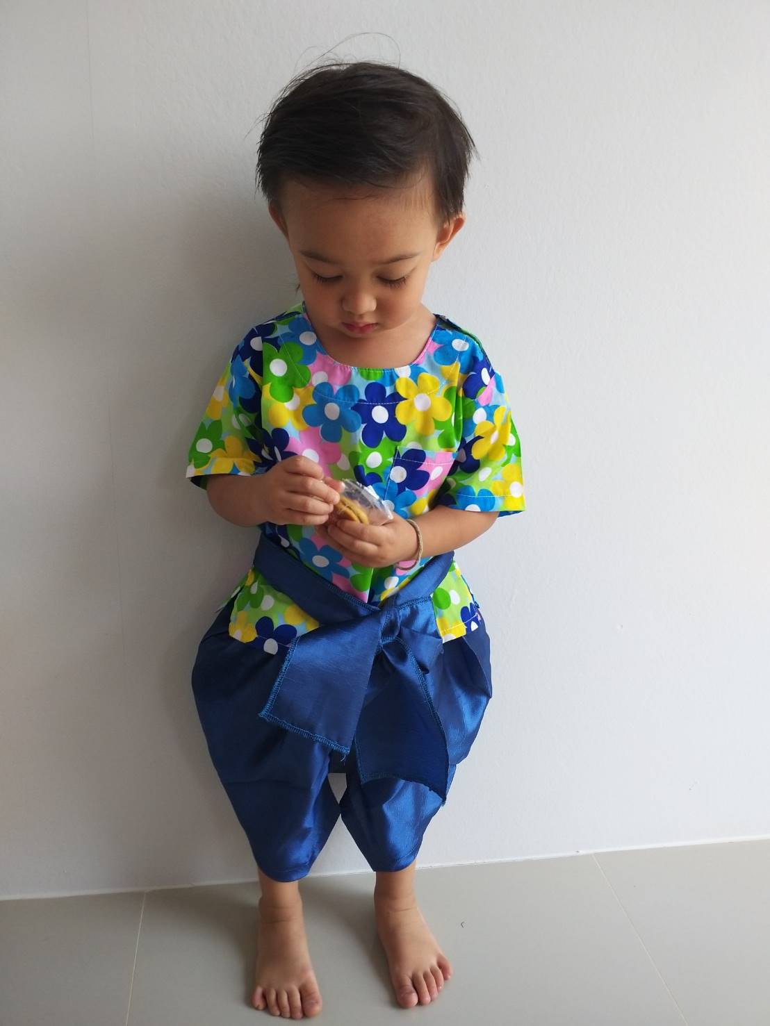 ชุดไทยเด็กชายลายดอก