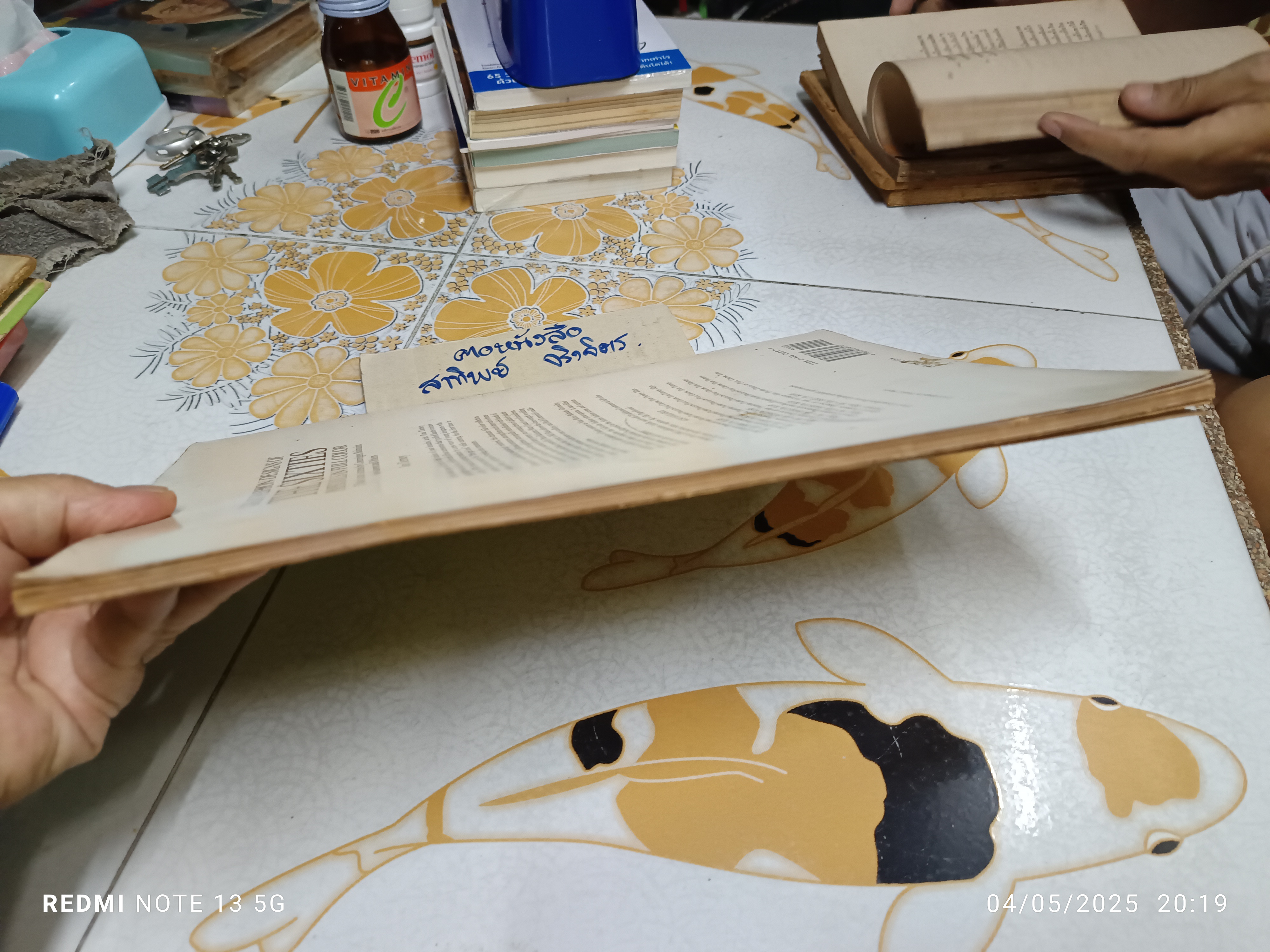 Great Fashion Designs of The Sixties Paper Dolls : 32 Haute Couture Costumes by Courreges ...(Dover Paper Dolls) , vintage โดย Tom Tierney #ตุ๊กตากระดาษ Dover