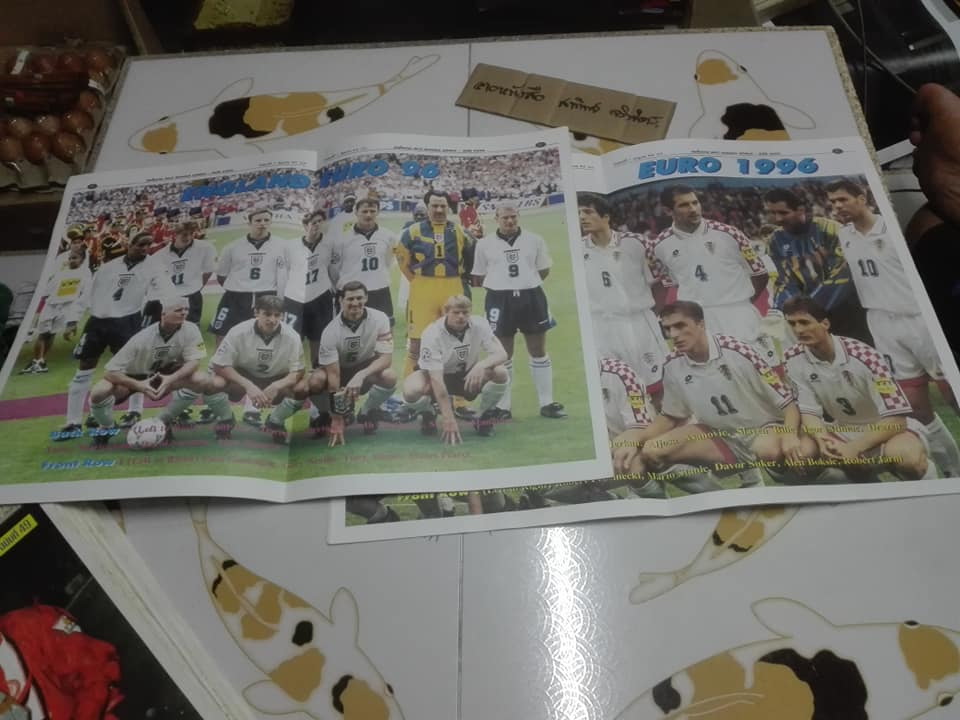 นิตยสาร เวิลด์ ซอคเกอร์ + อัลบั้มภาพ-จัมโบ้ สตาร์ซอคเก้อร์ (STAR'S SOCCER) ขายรวม 15 เล่ม + แถม 3 เล่ม (ตำหนิหน้ากลางโดนตัด) **สินค้าหมด**