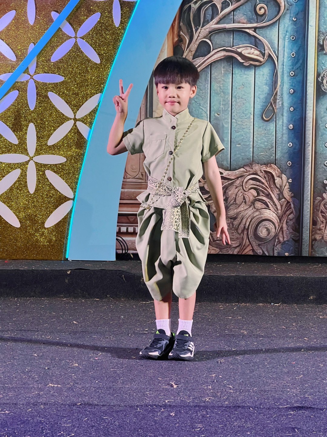 ชุดไทยเด็กชายสีพื้น