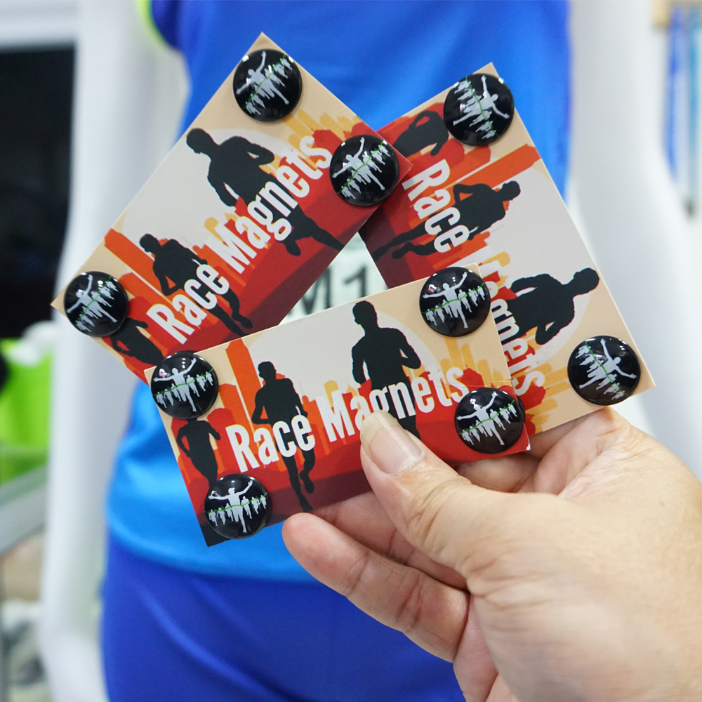 แม่เหล็กติดเบอร์วิ่ง ติดแน่น ติดหนึบ ติดแน่นกับเสื้อไม่มีหลุด ของแท้ คุณภาพ100% (H04)