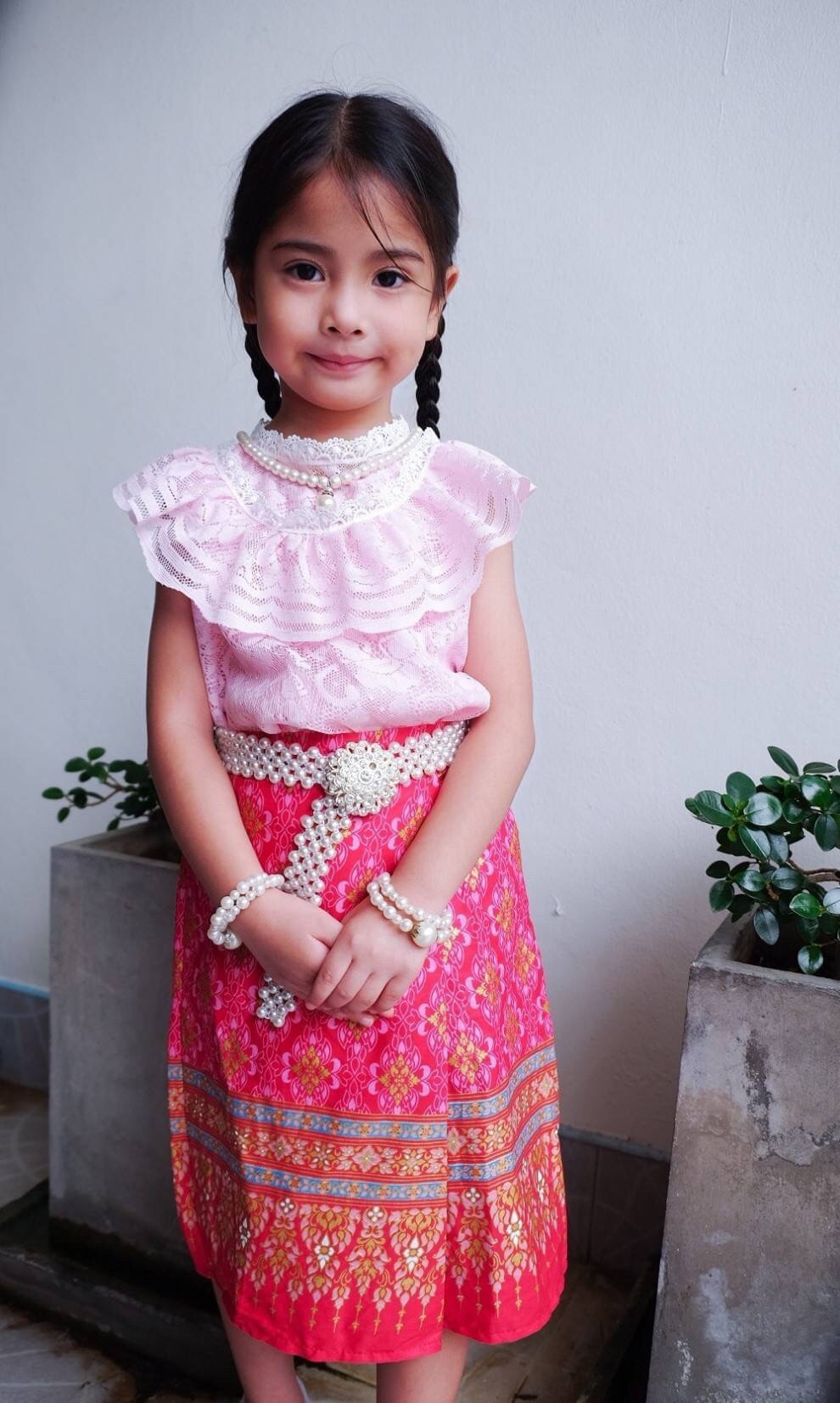 ชุดผ้าไทยเด็กหญิง