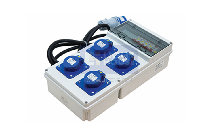 A10MB01-4 "DAKO PLUG" กล่องปลั๊กกระจายไฟ 2P+E 16A 230V 3H IP44