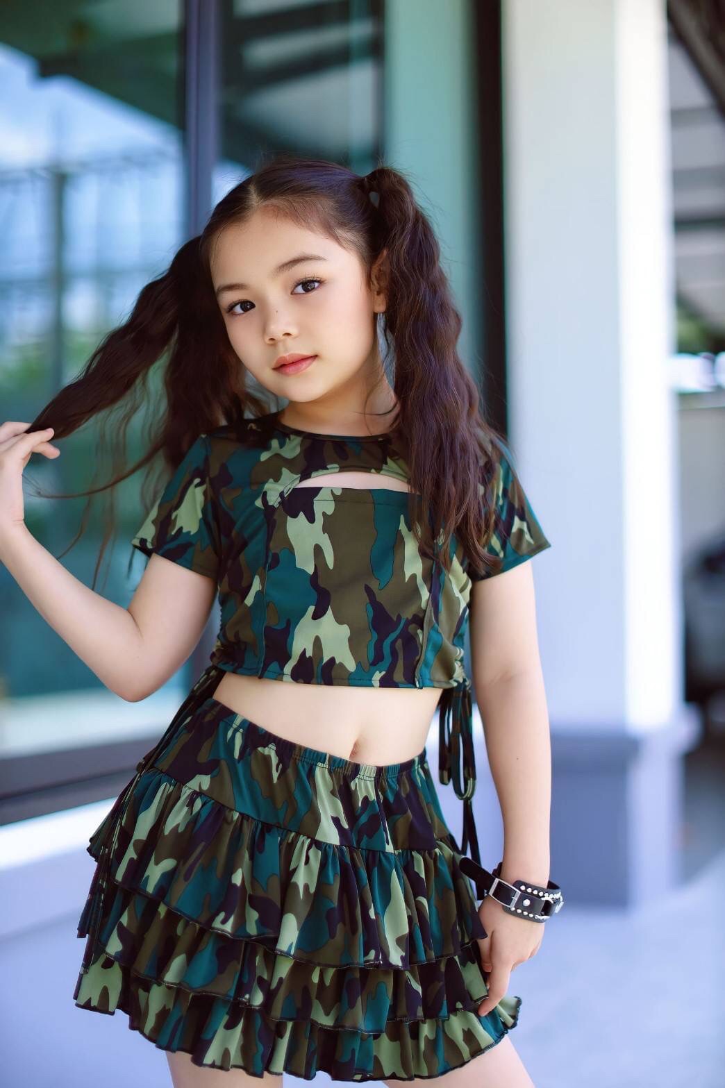 ชุดเซทเด็กหญิง เสื้อกับกระโปรงลายทหาร