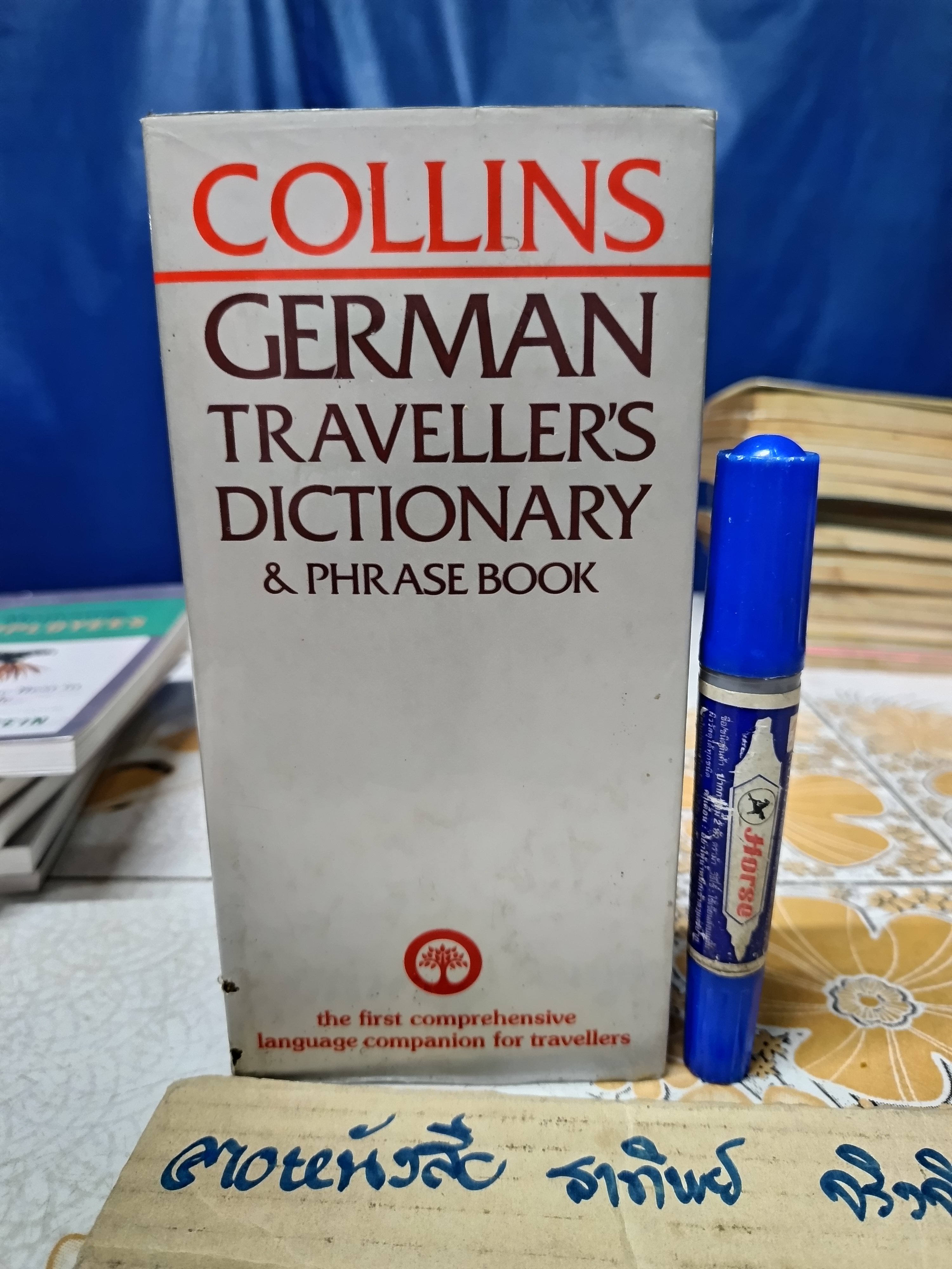 Collins : German Traveller' s Dictionary & Phrase Book ,1983
