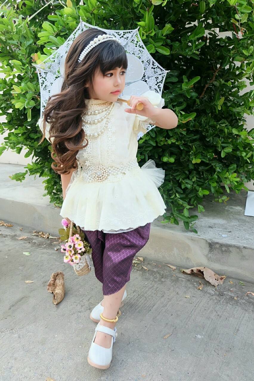 ชุดไทยเด็กหญิง เสื้อลูกไม้กับโจง