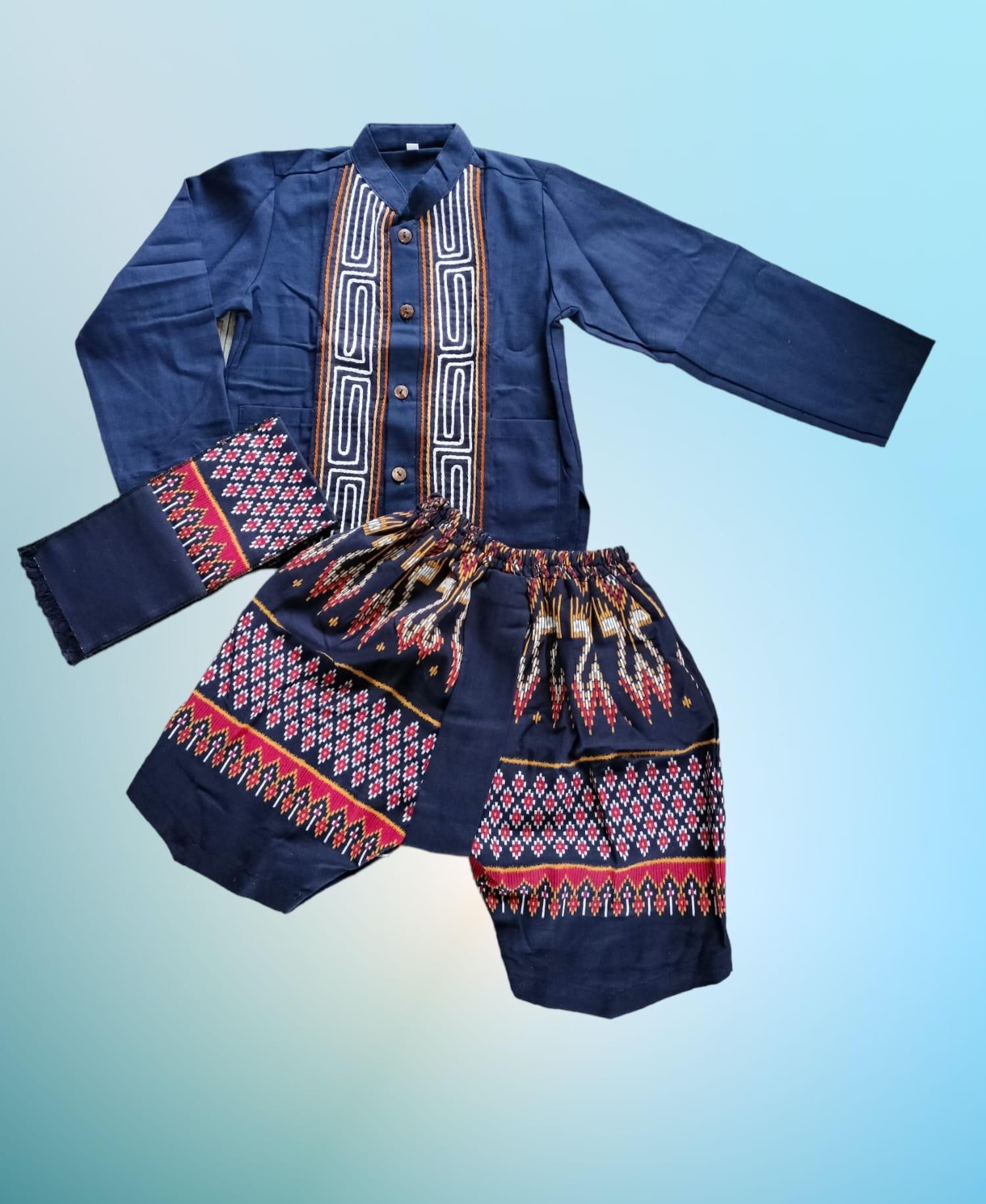 ชุดไทยเด็กชาย เสื้อแขนยาวกับโจง