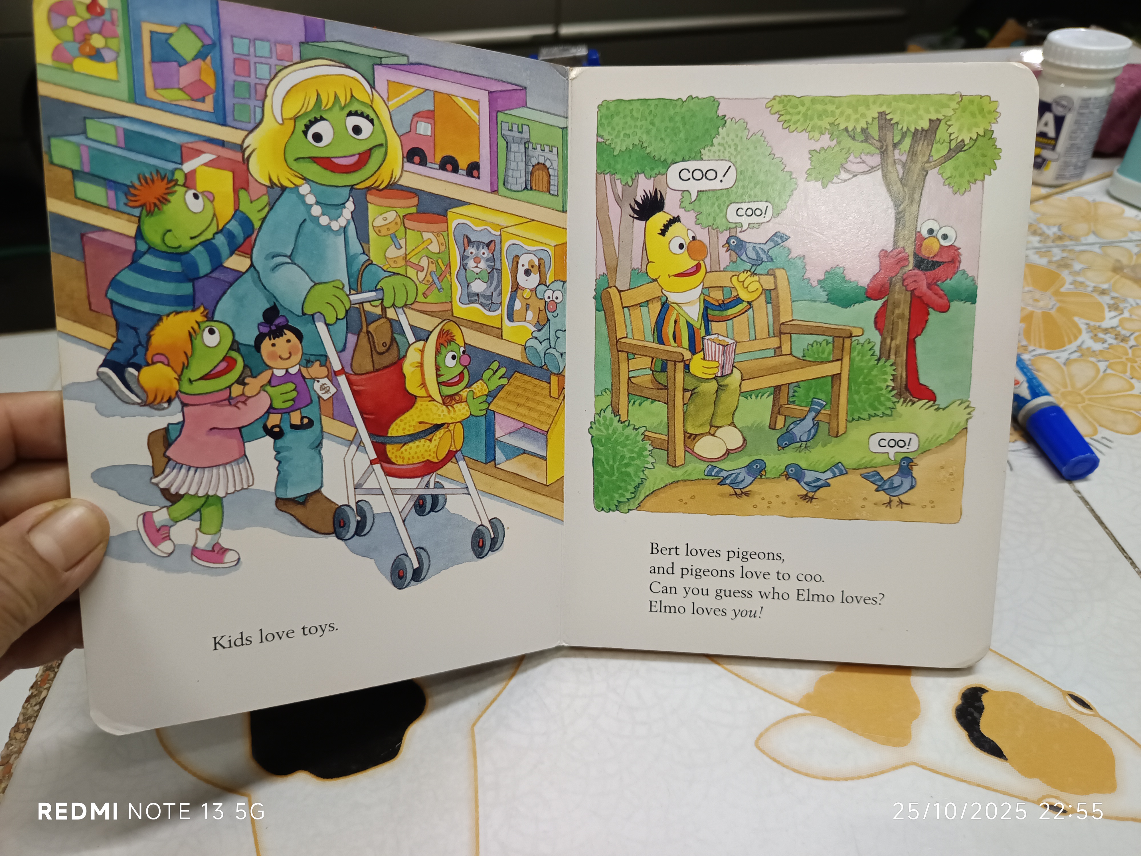 Elmo Loves You, SESAME STREET. RANDOM HOUSE, vintage 1997. Printed in Malaysia