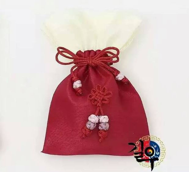 กระเป๋าเกาหลี กระเป๋าผ้าเกาหลี ถุงผ้าใส่ของสไตล์เกาหลี 한국 전통 복주머니 한국 컬러 스트립 복주머니 선물