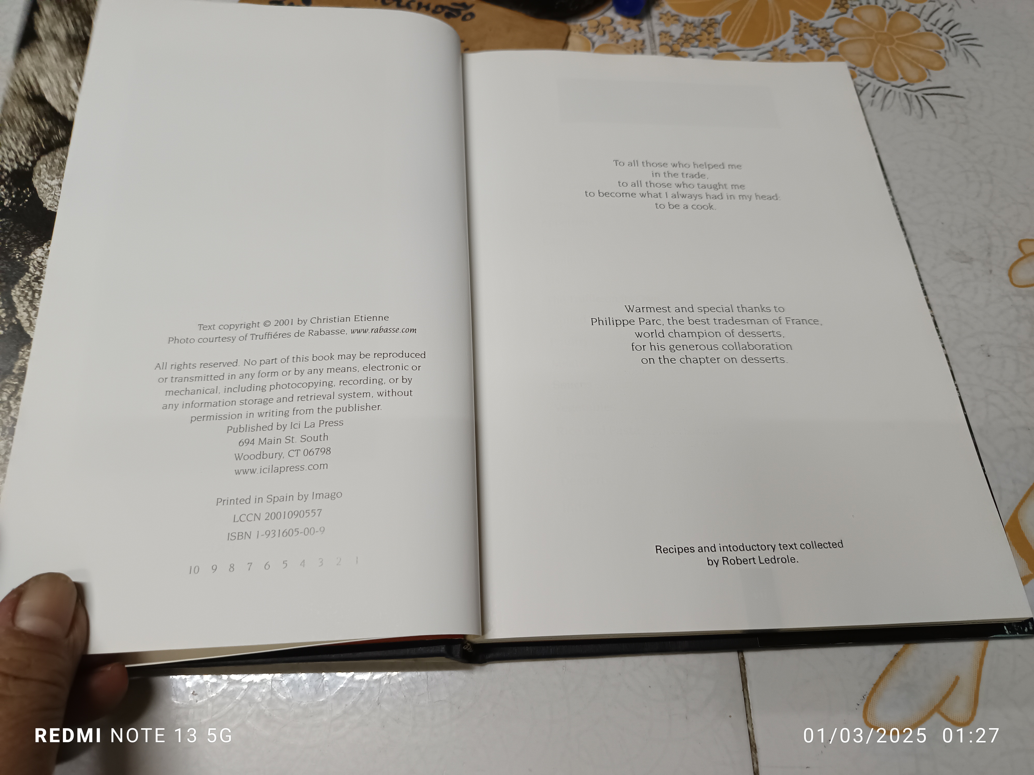 The Magic of the Truffle: The Favorite Recipes of Christian Etienne (มีลายเซ็นเจ้าของเดิม/ไม่แน่ใจว่าอาจจะเป็นลายเซ็นผู้เขียน))