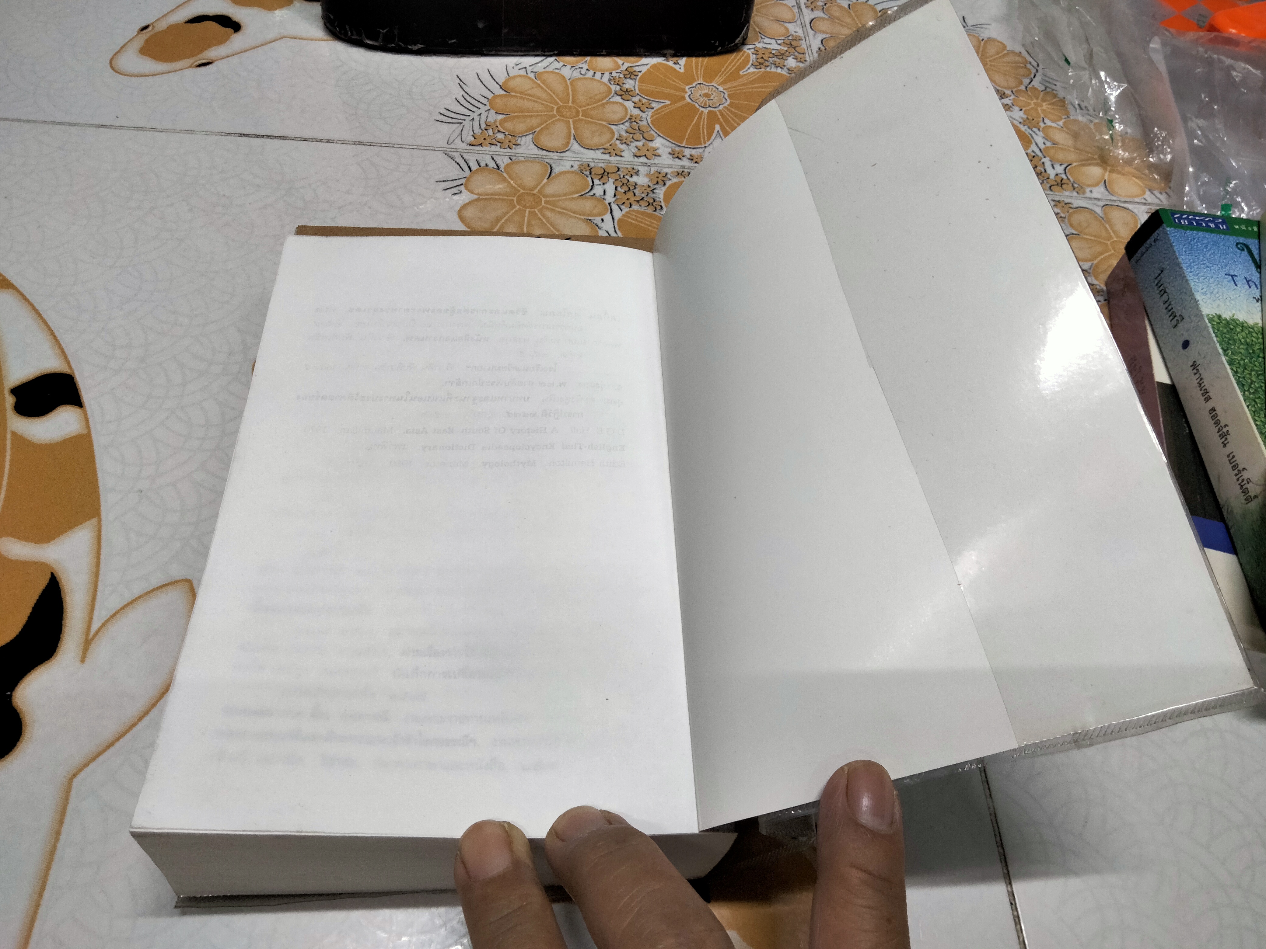 ชั่วนิจนิรันดร (เล่มเดียวจบ) ประภัสสร เสวิกุล , พิมพ์ครั้งที่ 2/2543 สำนักพิมพ์อรุณ **สินค้าหมด**