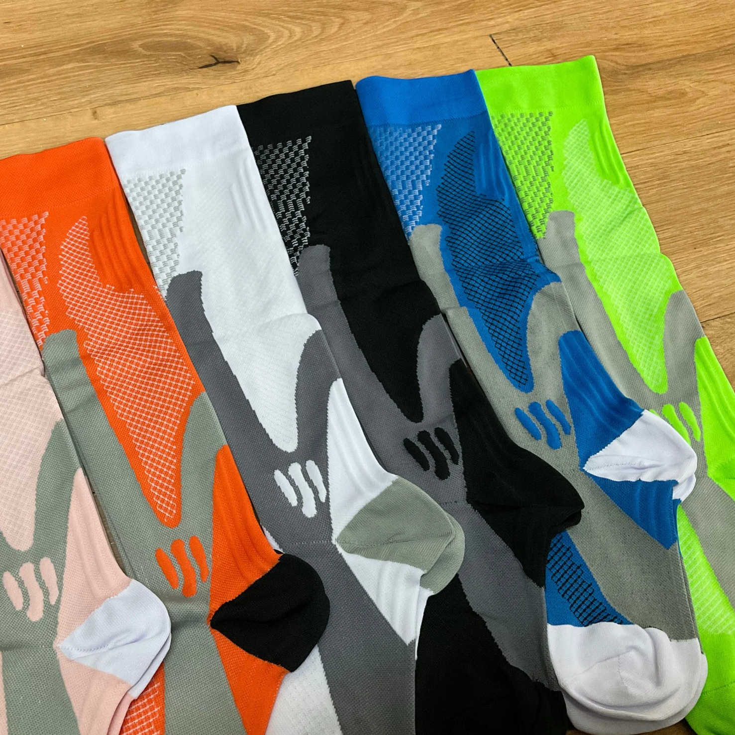 ถุงเท้าวิ่งแบบยาว Compression Socks Running หนานุ่มสำหรับวิ่งมาราธอนทุกระยะ (N77)