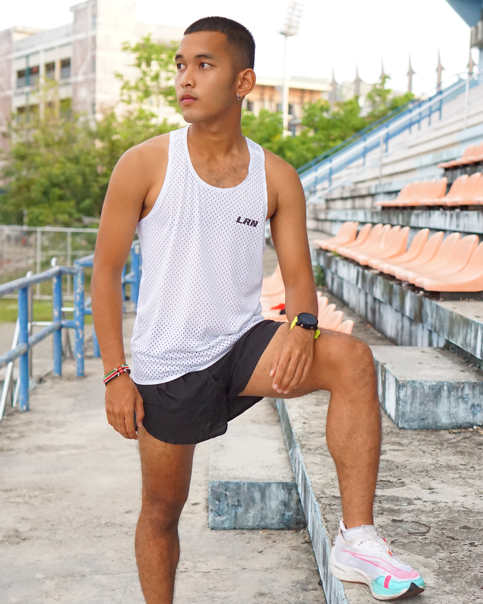 เสื้อกล้ามวิ่ง เสื้อกล้ามออกกำลังกายน้ำหนัก 61 กรัมรูระบายอากาศทั้งตัว เบา แห้งเร็ว (S27)