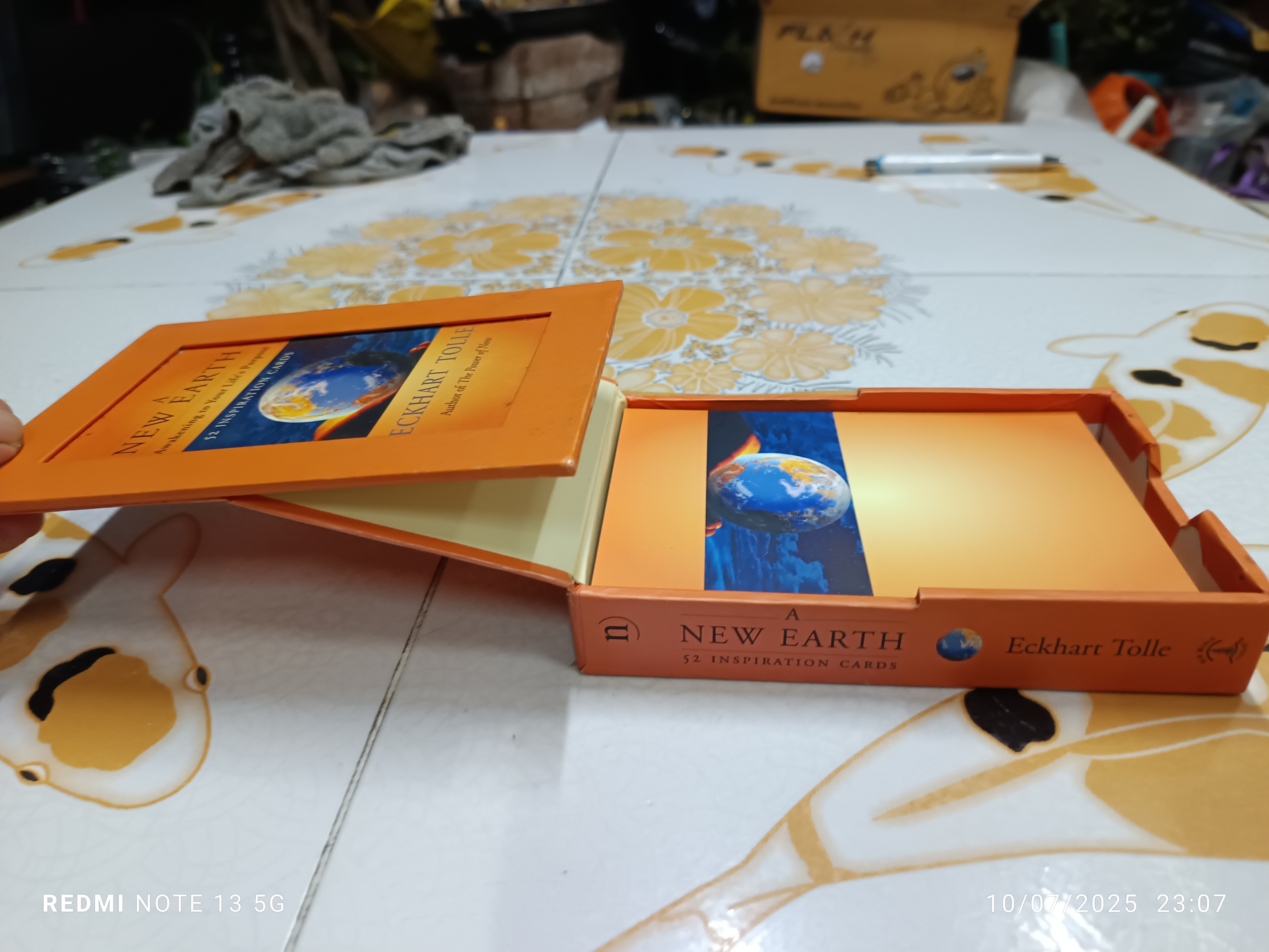 New Earth : Awakening to Your Life 's Purpose + 52 Inspiration cards (box set) By Eckhart Tolle **ไพ่ครบ 52 ใบ **สินค้าหมด**