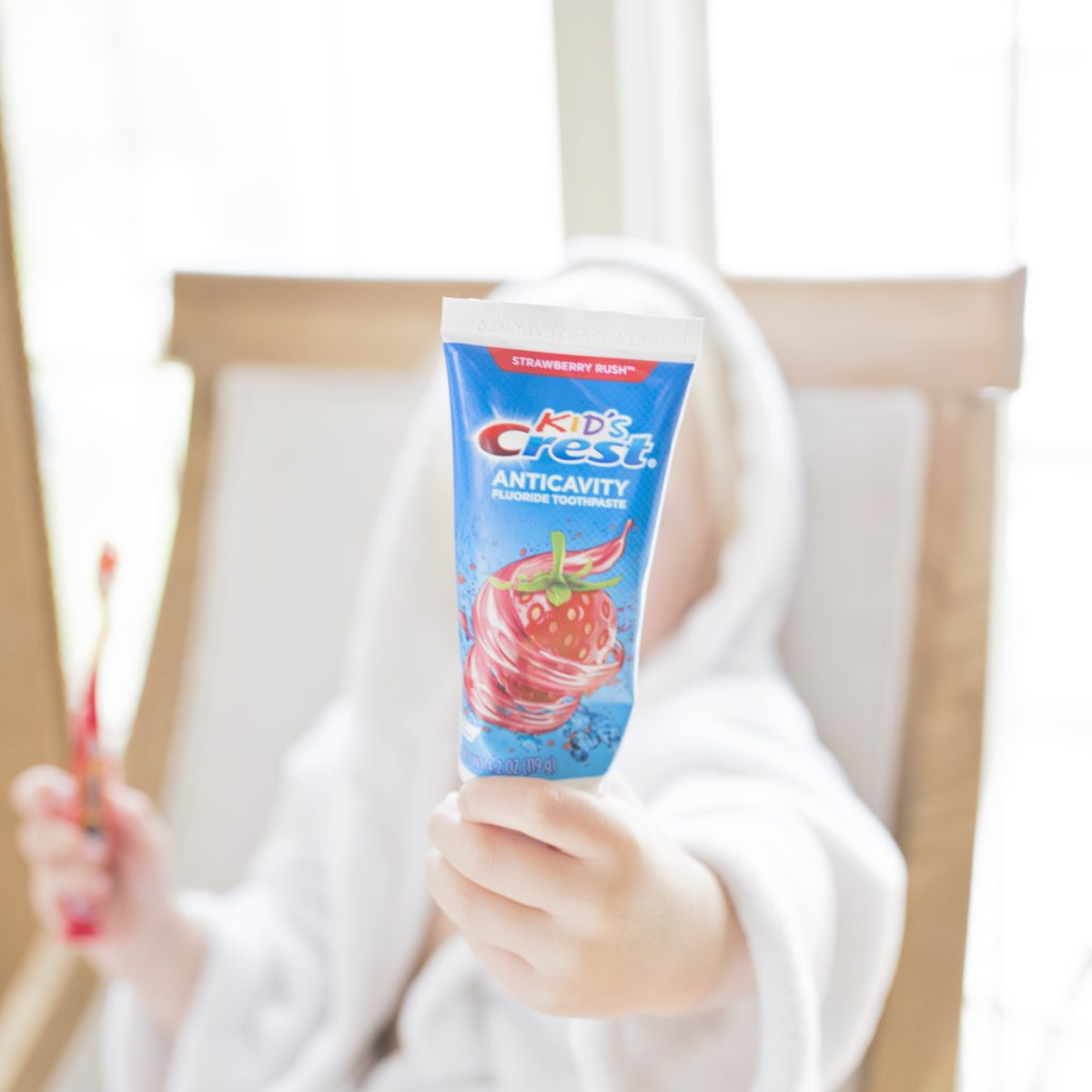 Crest® Kid's Anticavity Fluoride Toothpaste, Cavity Protection, Strawberry Rush 119g ยาสีฟัน สำหรับเด็ก