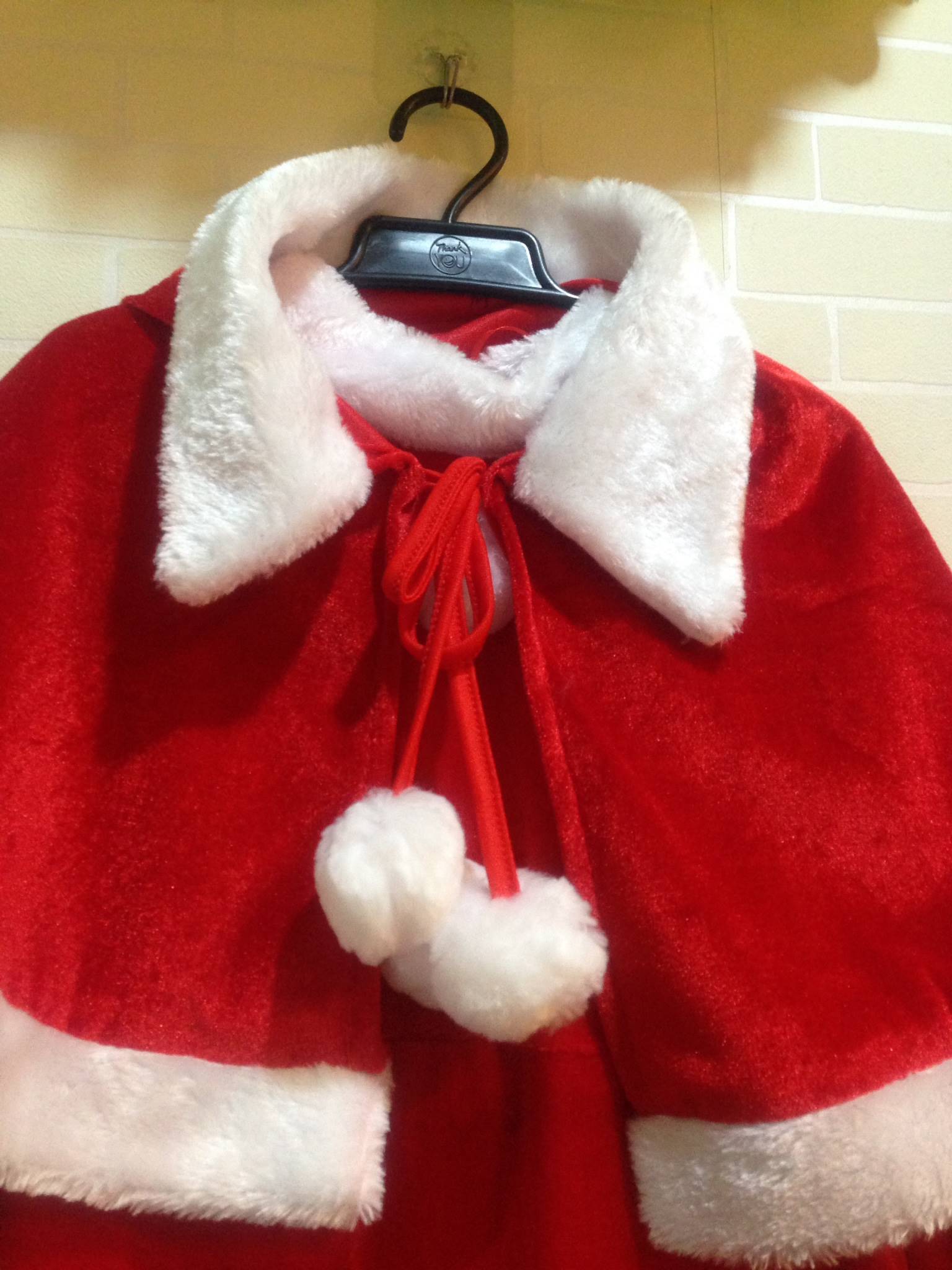 ชุดแซนตี้ผ้ากำมะหยี่แดง ขนฟูสีขาว