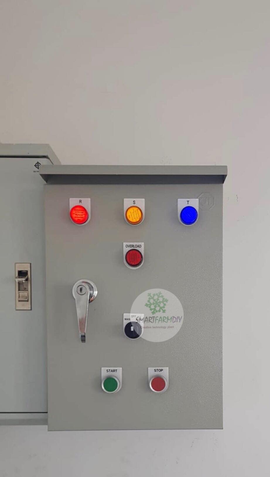 CONTROL BOX IoT (SMART FARM) ตู้ควบคุมระบบรดน้ำในสวน ไร่ ในโรงเรือน หรือ ควบคุมมอเตอร์จ่ายอาหารสัตว์ 3เฟส