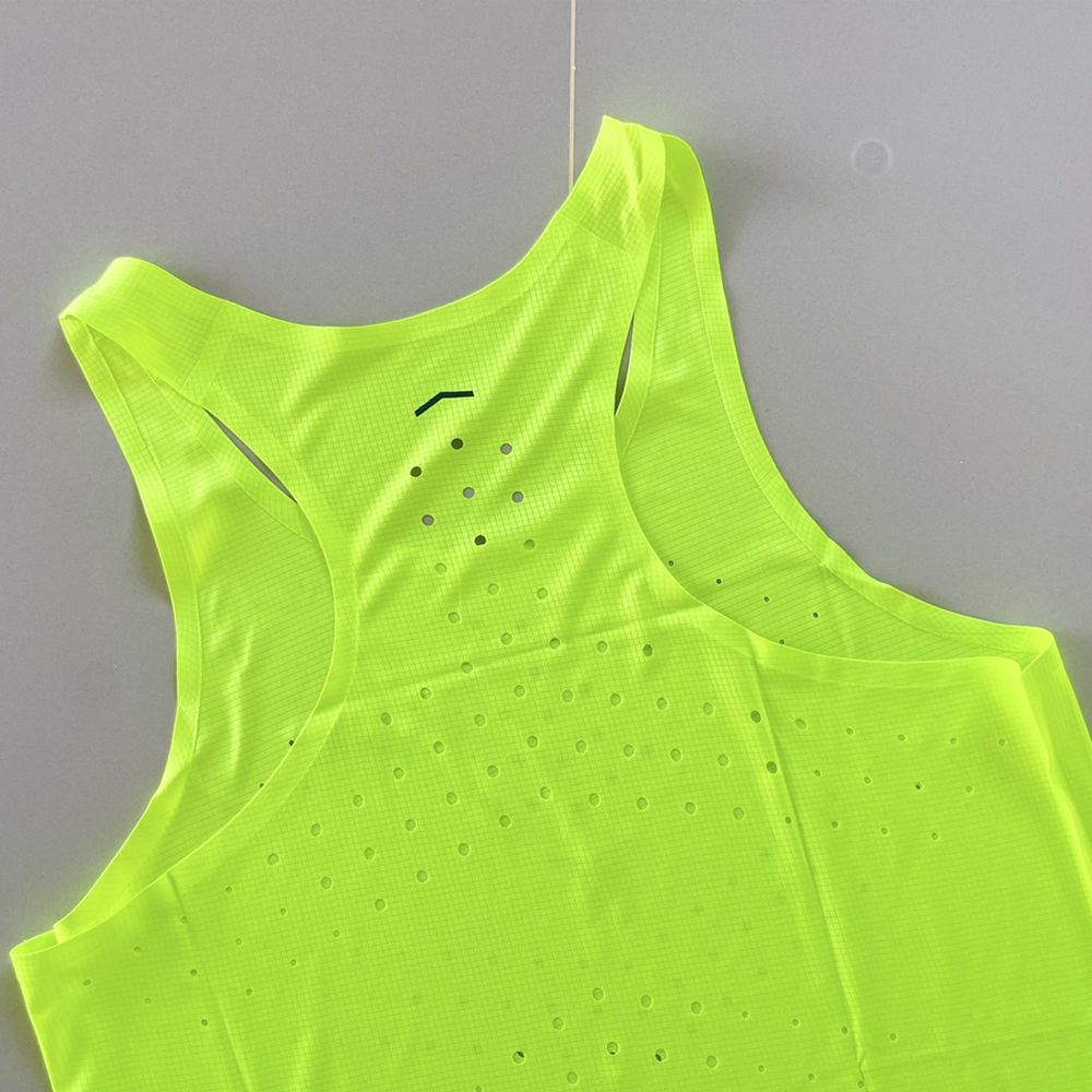 เสื้อกล้ามวิ่ง ชาย หญิง คอกลมน้ำหนักเบา 90 กรัม ใส่สบาย ใยผ้าคุณภาพสูง ไม่อมเหงื่อแห้งเร็ว (S30)