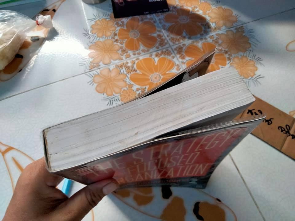 องค์กรยอดกลยุทธ์ (The strategy Focused Organization) **หนังสือมีคราบน้ำ-โดนน้ำ (สินค้าหมด)