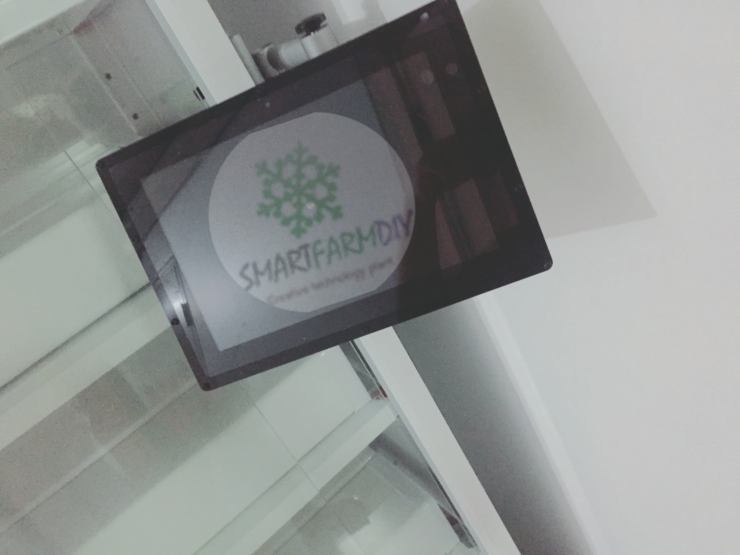 ตู้ปลูกผักอัจฉริยะ substate grow