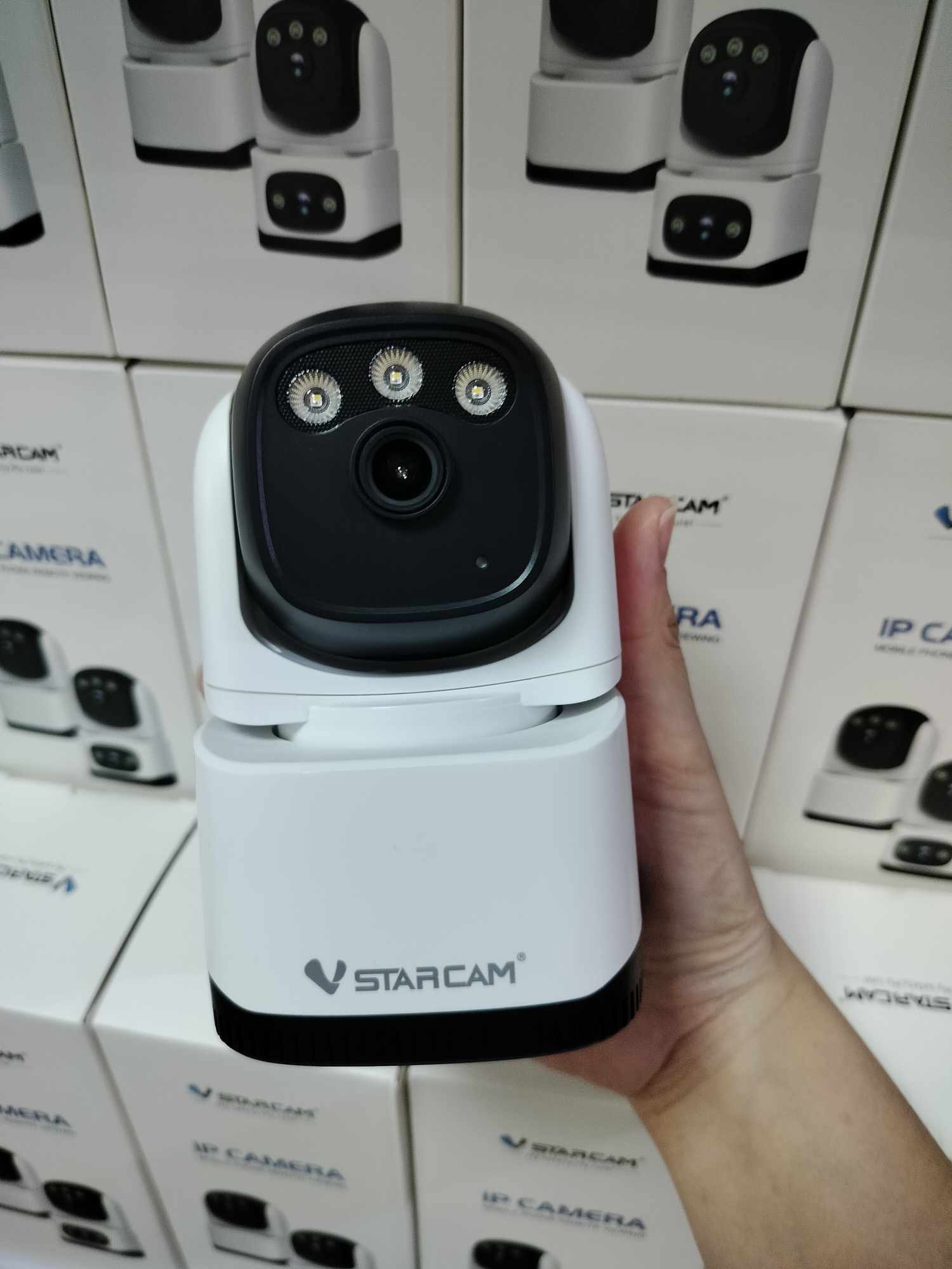 Vstarcam Vstarcam กล้องวงจรปิดกล้องใช้ภายในรุ่นCS995 ความคมชัด2ล้าน มีไวไฟในตัว บันทึกภาพ/เสียง ขาว