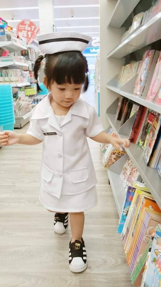 ชุดพยาบาลเด็ก กระดุมดอกไม้