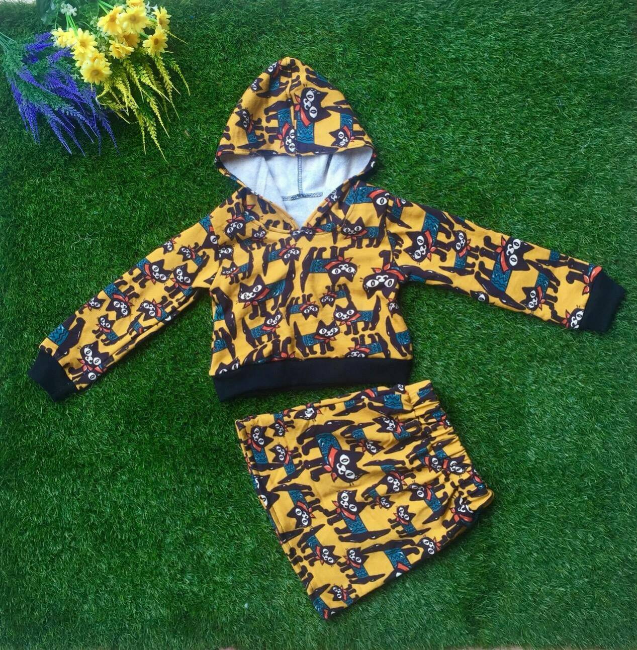 set เสื้อฮู๊ดกับกระโปรงลายแมว สำหรับเด็ก