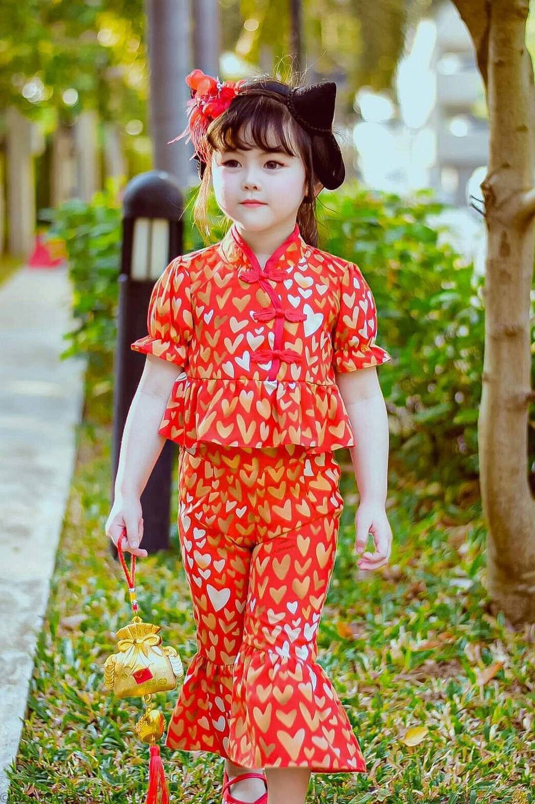 ชุดกางเกงเด็กหญิง ลายหัวใจ