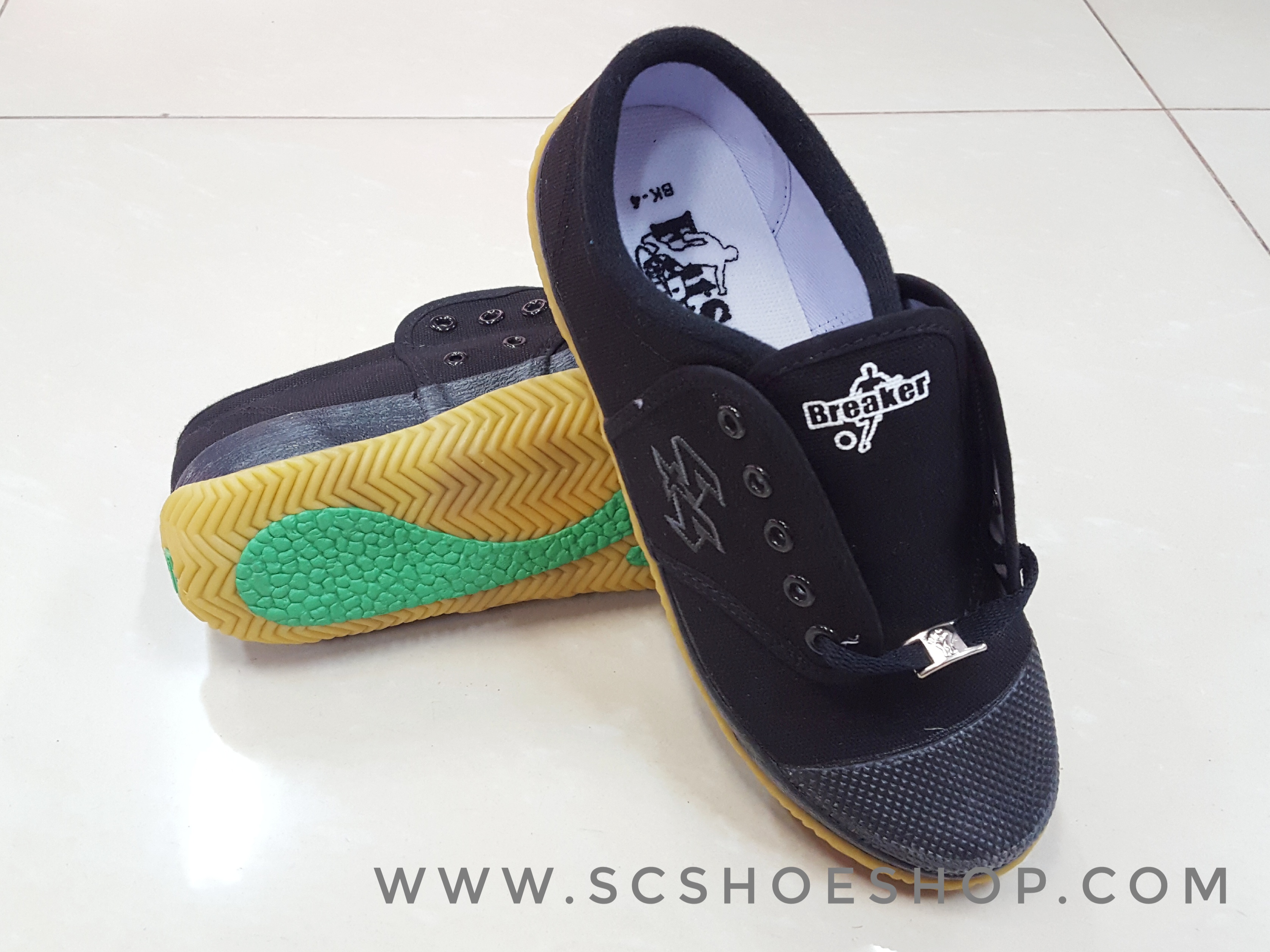 รองเท้าผ้าใบเบรคเกอร์ รุ่นBK-4 สีดำ