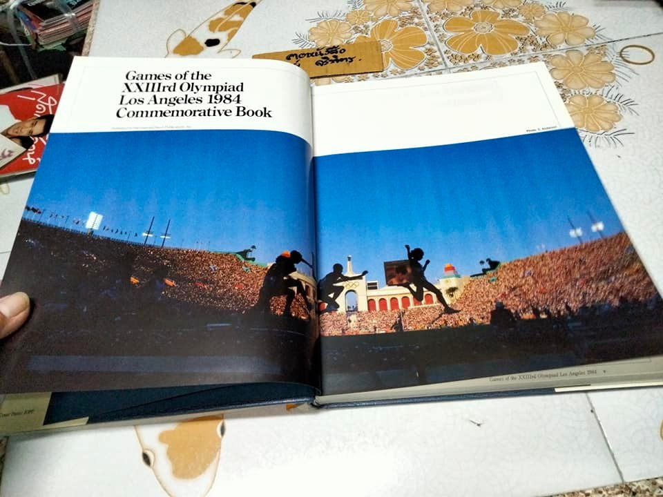 Games of the XXIIIrd Olympiad Los Angeles 1984 Commemorative Book - หนังสือที่ระลึก มหกรรมกีฬาโอลิมปิกฤดูร้อนครั้งที่ 23 ประจำปี ค.ศ. 1984 (พ.ศ. 2527)