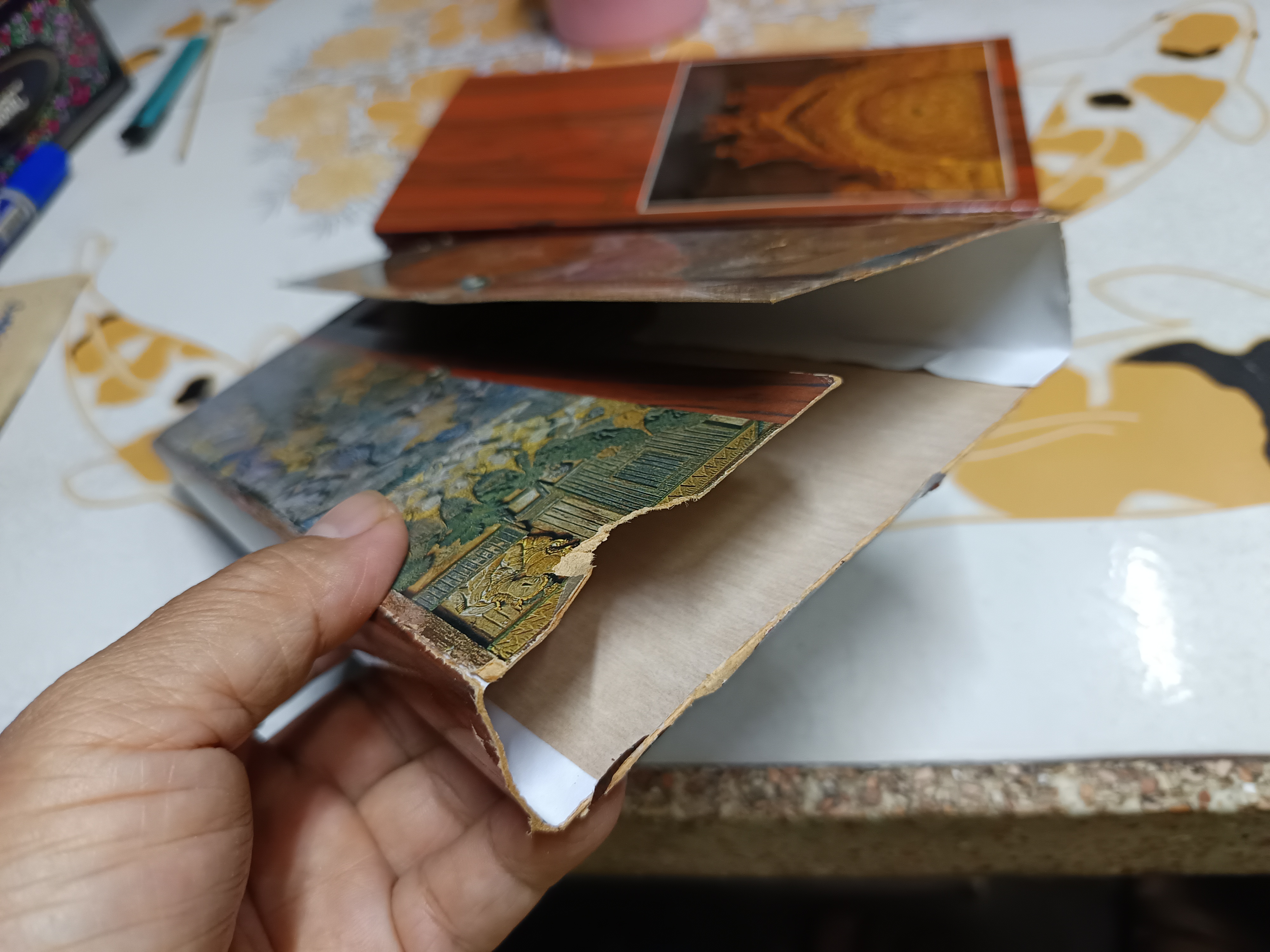 หนังสือชุด "รวมธรรมะ" 12 เล่ม พร้อมกล่อง (กล่องด้านบนขาด)