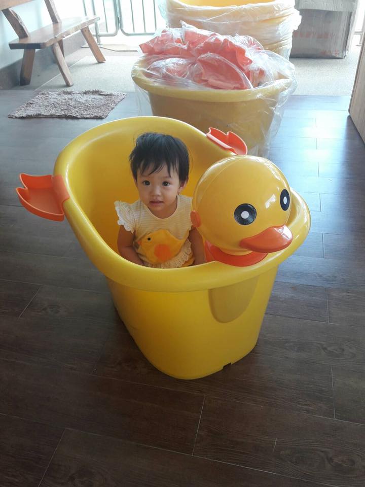 อ่างอาบน้ำเป็ด