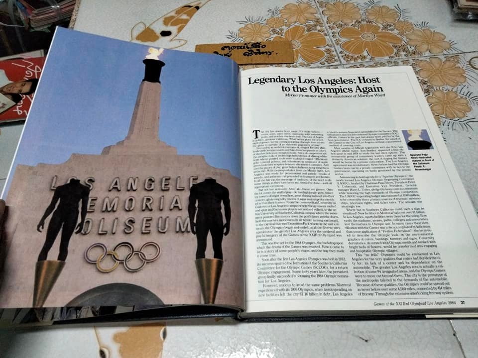 Games of the XXIIIrd Olympiad Los Angeles 1984 Commemorative Book - หนังสือที่ระลึก มหกรรมกีฬาโอลิมปิกฤดูร้อนครั้งที่ 23 ประจำปี ค.ศ. 1984 (พ.ศ. 2527)
