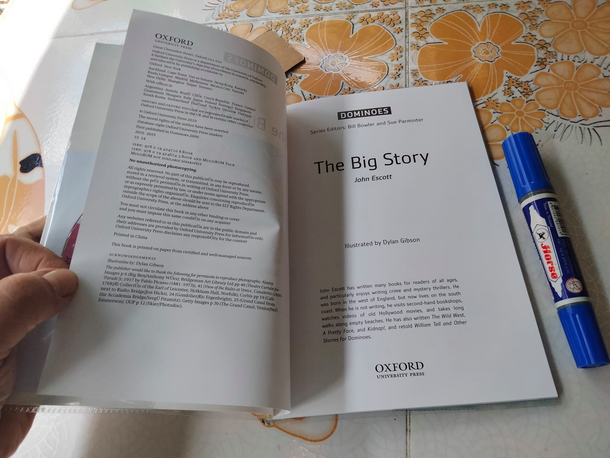 The Big Story + cd by John Escott DOMINOES Starter , Oxford (หนังสืออ่านนอกเวลาภาษาอังกฤษ)