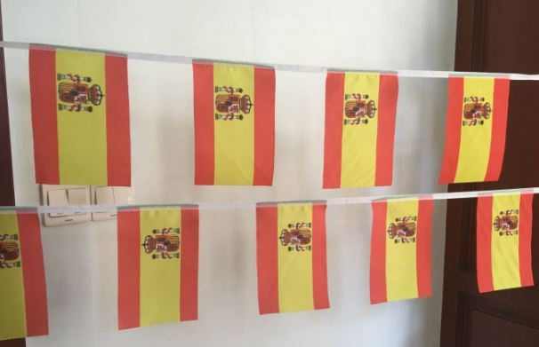 ธงชาติสเปน (ธงราวสเปน) Spain Small Flag Decoration