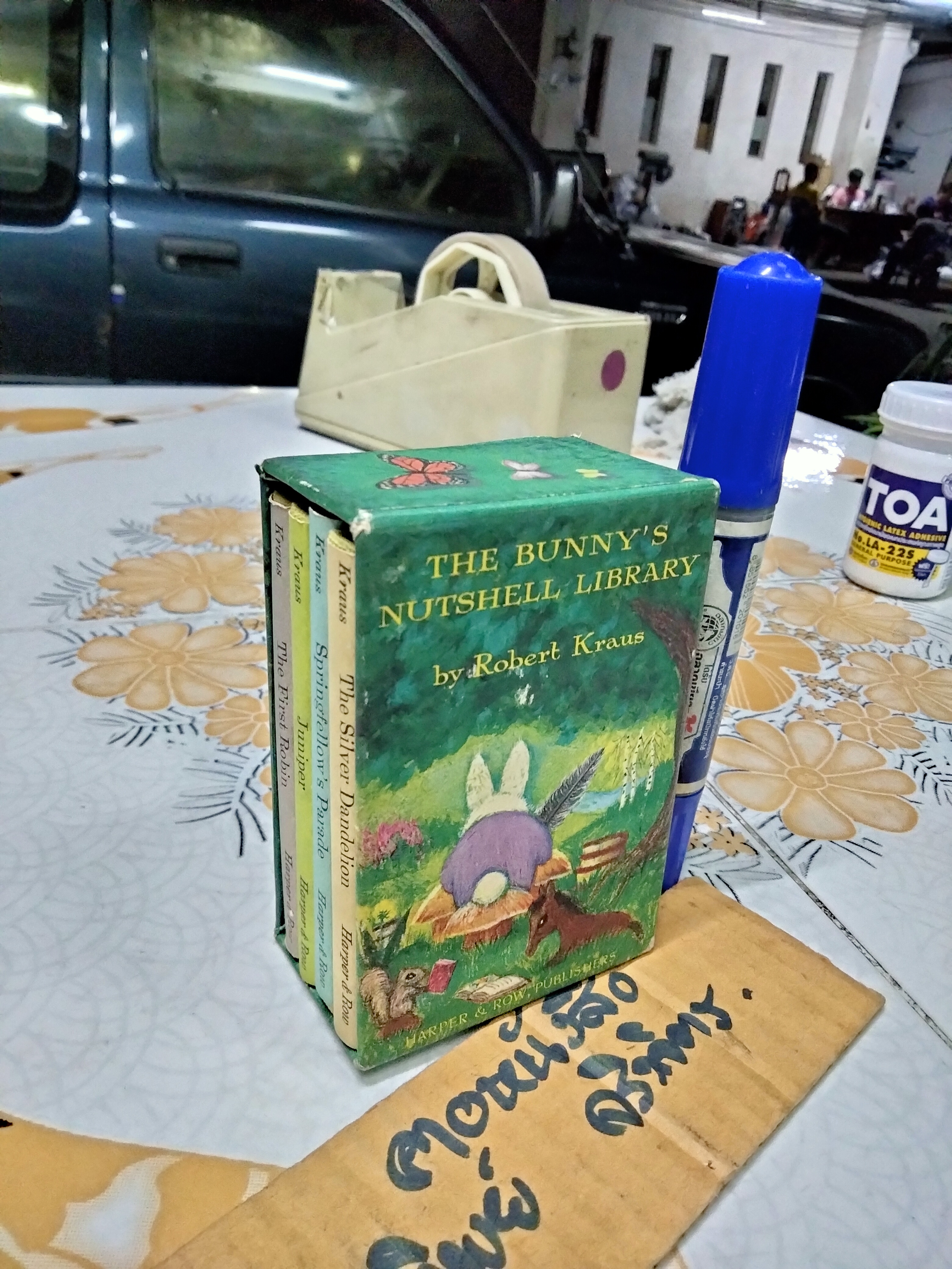 The Bunny's Nutshell Library โดย Robert Kraus (Box set 4 เล่ม) - พิมพ์ปี 1965 Harper & Row, Publishers