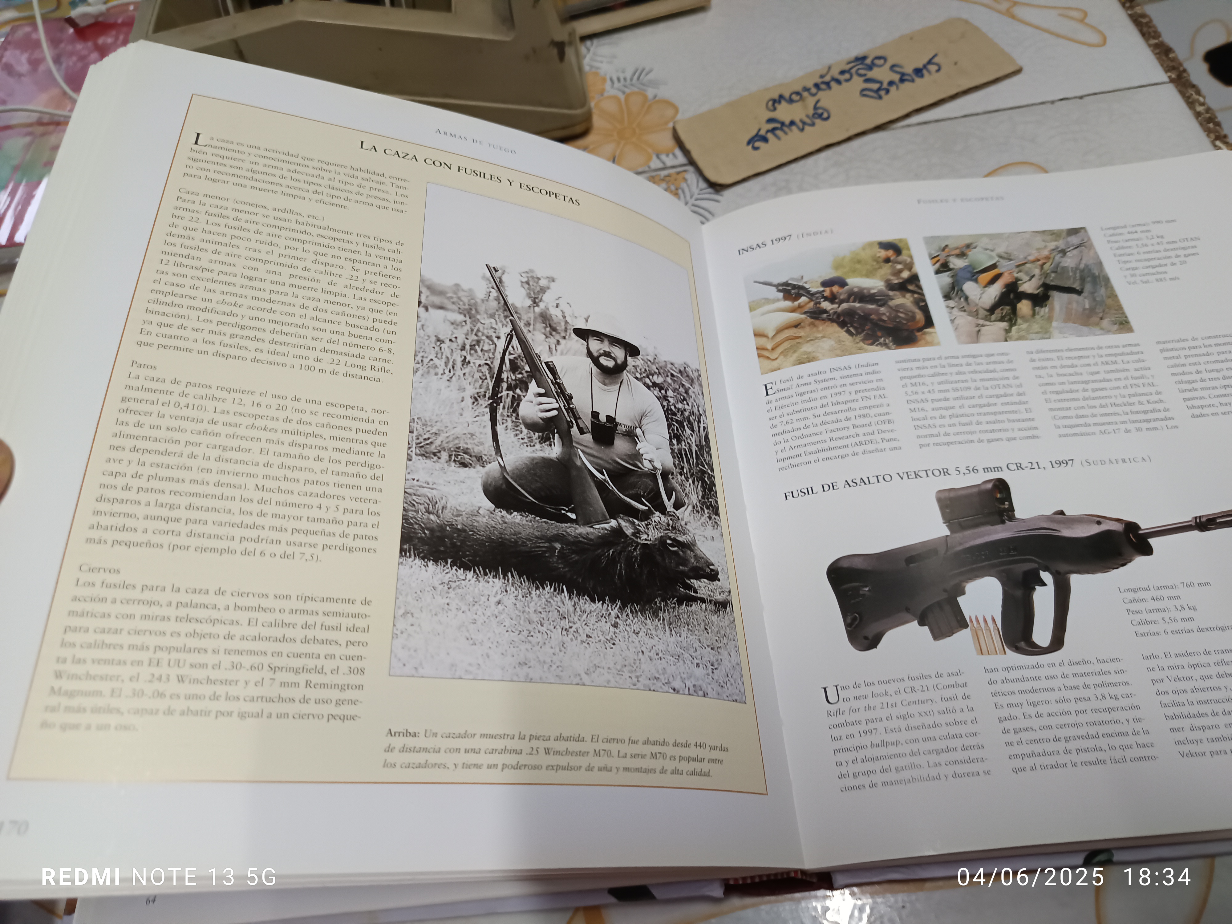 Atlas ilustrado de armas de fuego ; Language. Spanish / ประวัติปืน ความรู้เรื่องปืน (ภาษาสเปน)