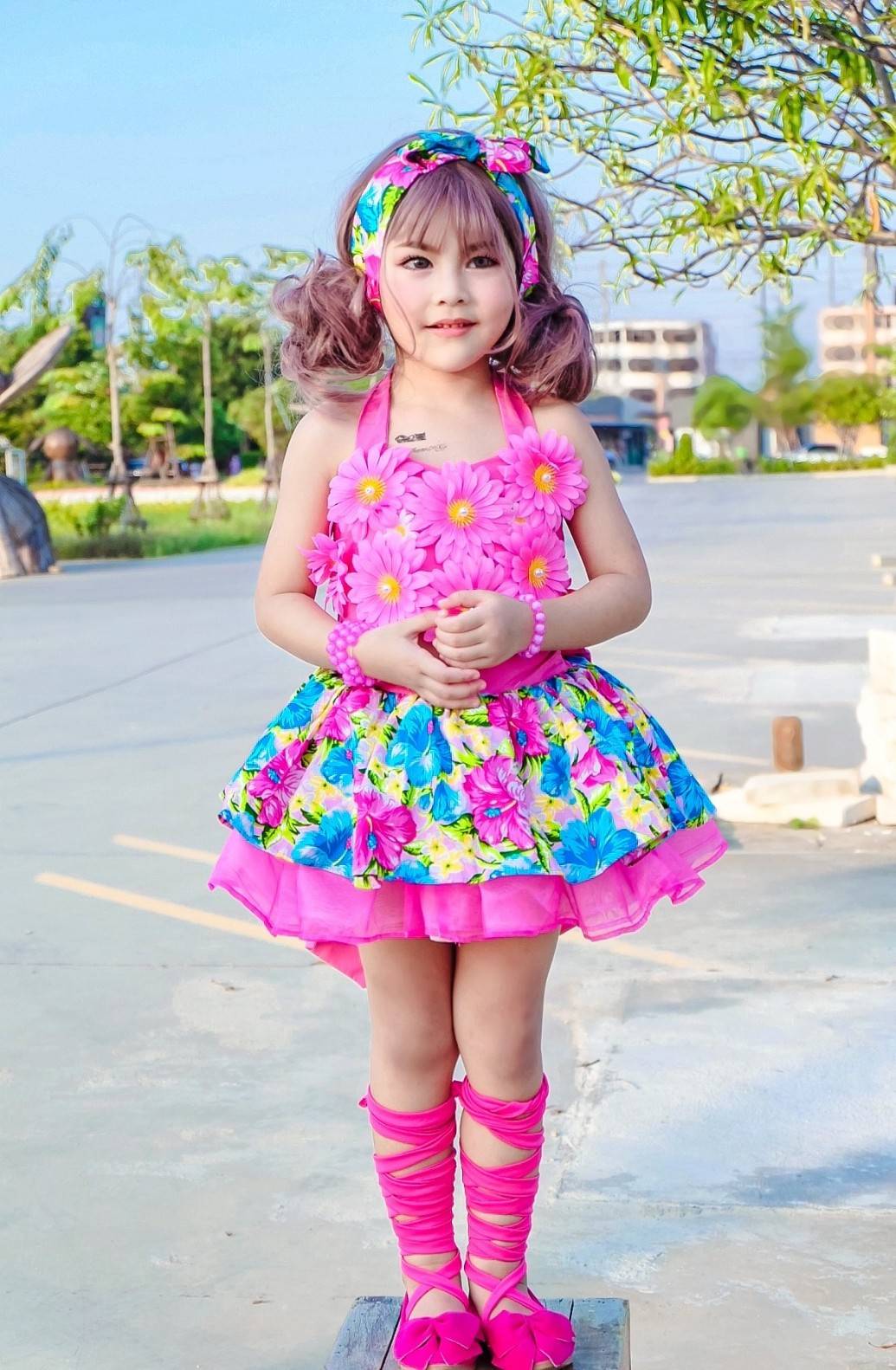 ชุดกระโปรงเด็กหญิง แต่งดอกแจ่มๆ