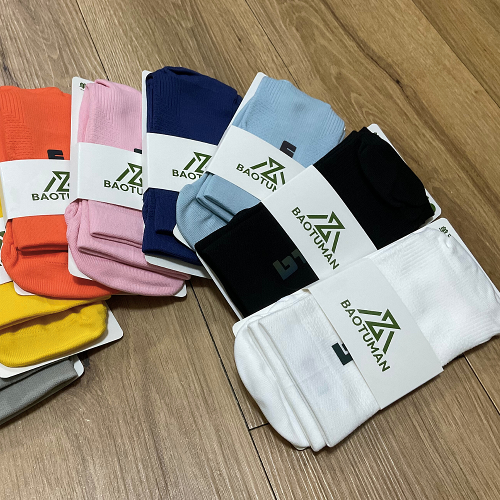 ถุงเท้าวิ่งครึ่งแข้ง ถุงเท้าเรืองแสง สำหรับวิ่งมาราธอน หนานุ่มใส่สบายระบายอากาศดี เรืองแสงในที่มืด (N05)